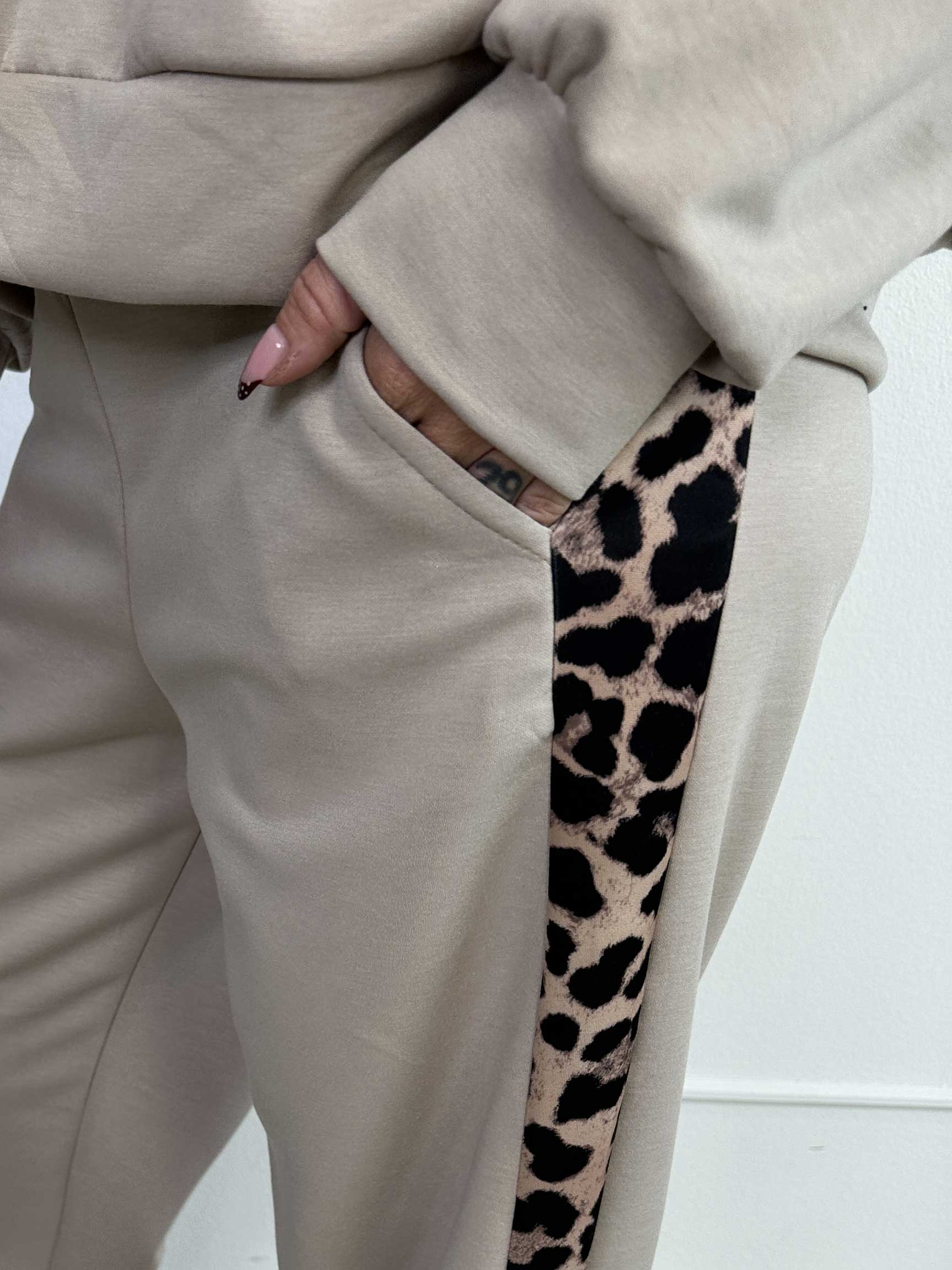 Rosita - Joggingsæt med striber af leopardprint