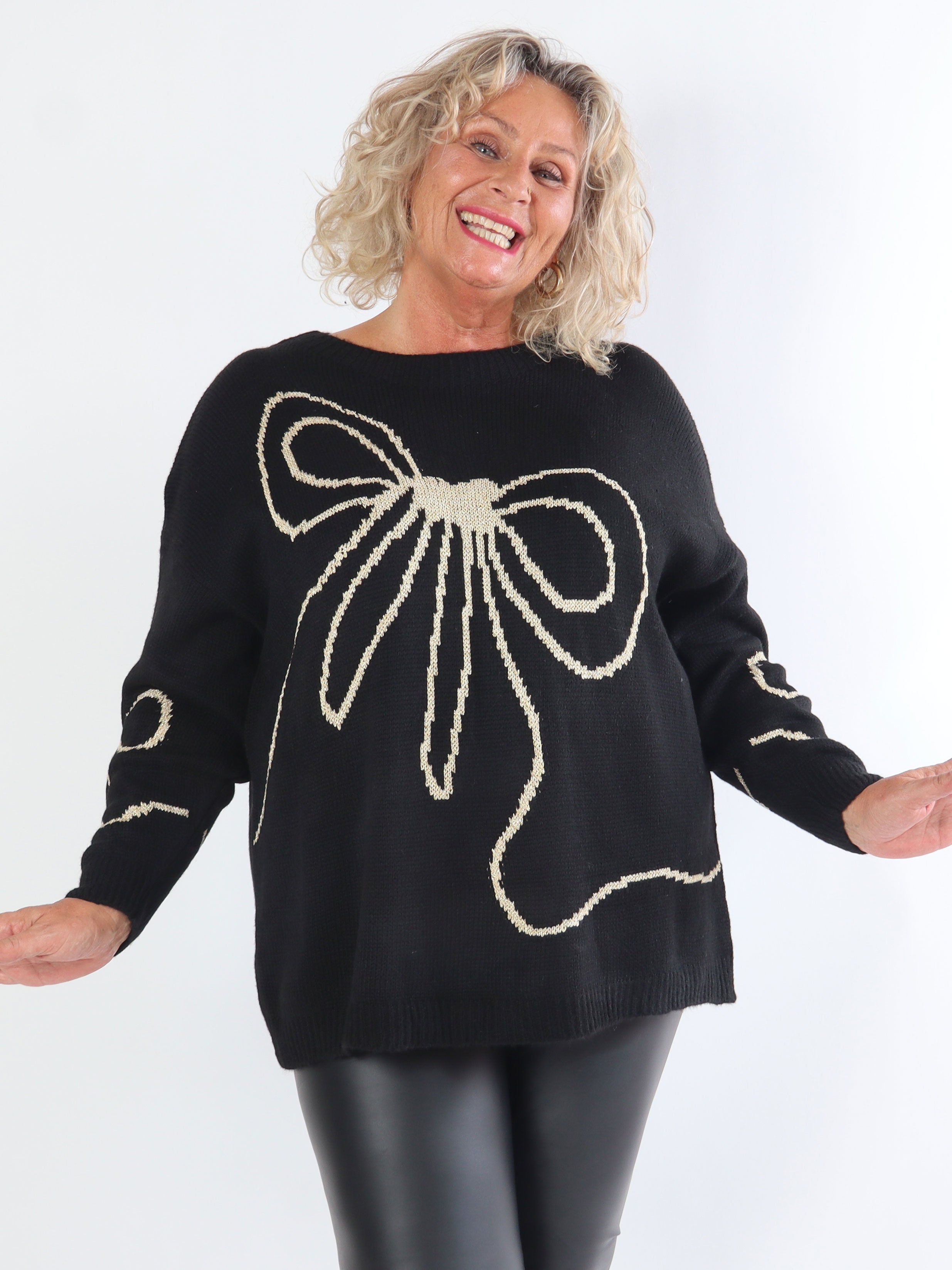 Ruby - Stickad plus size tröja med ull och rosett i guldtråd