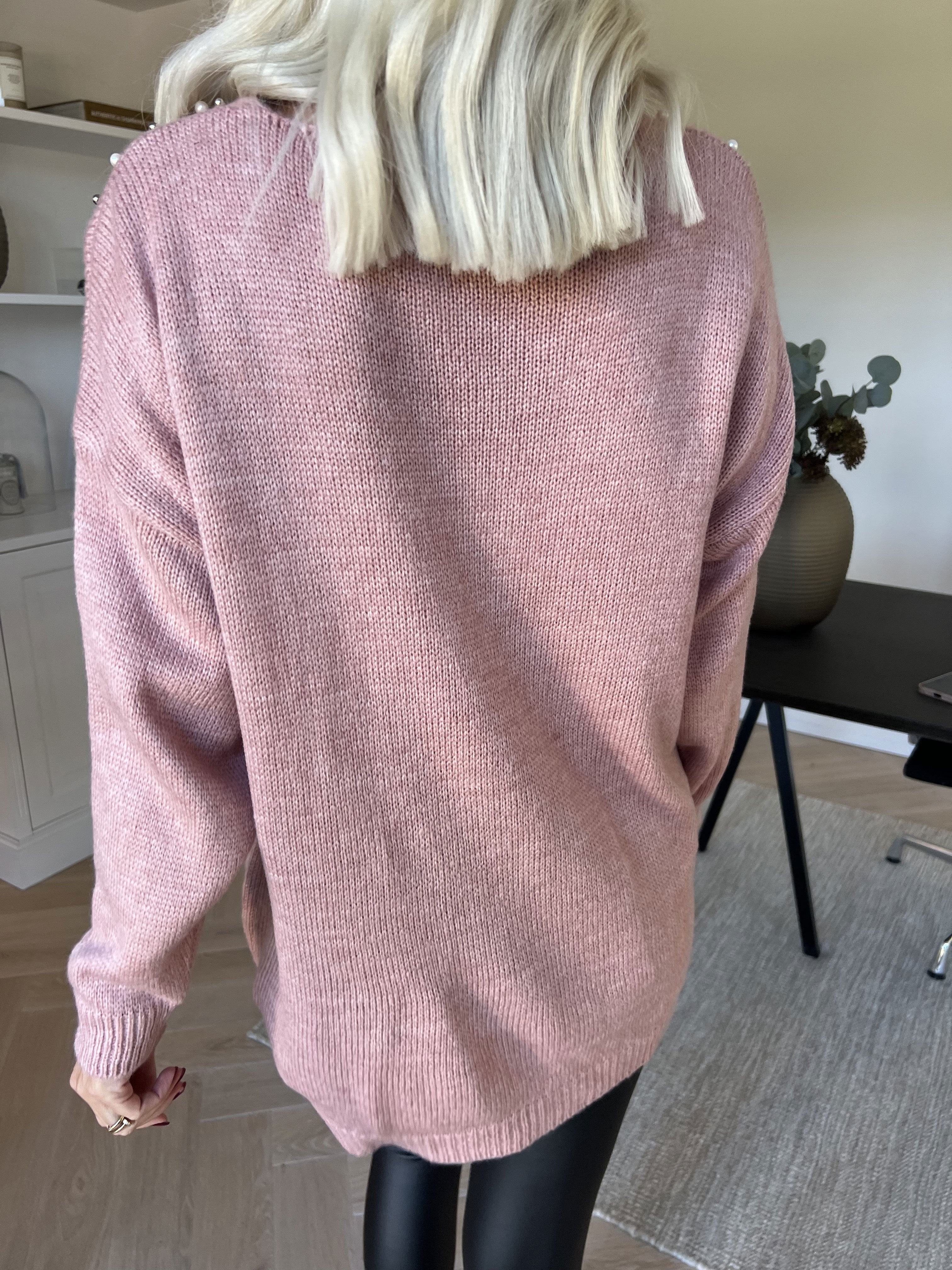 Rydika - Enfärgad stickad tröja dekorerad med fina pärlor