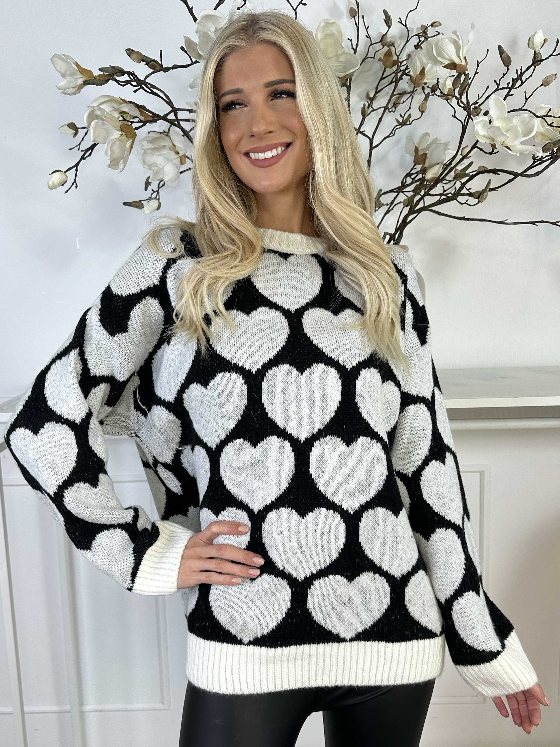 Saidy - Tjock stickad blus med hjärtan