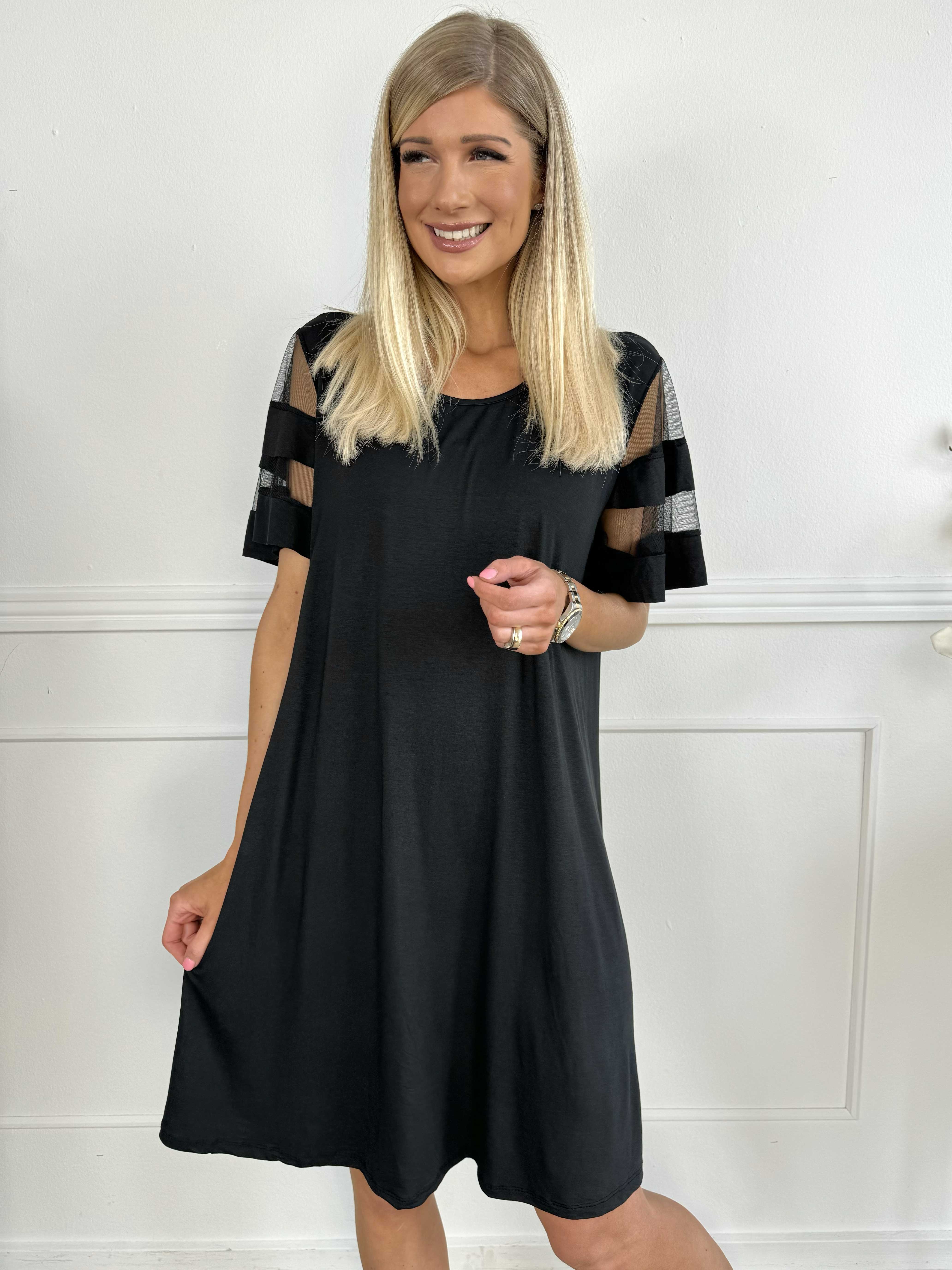 Sakina - T-shirtklänning med fina ärmar