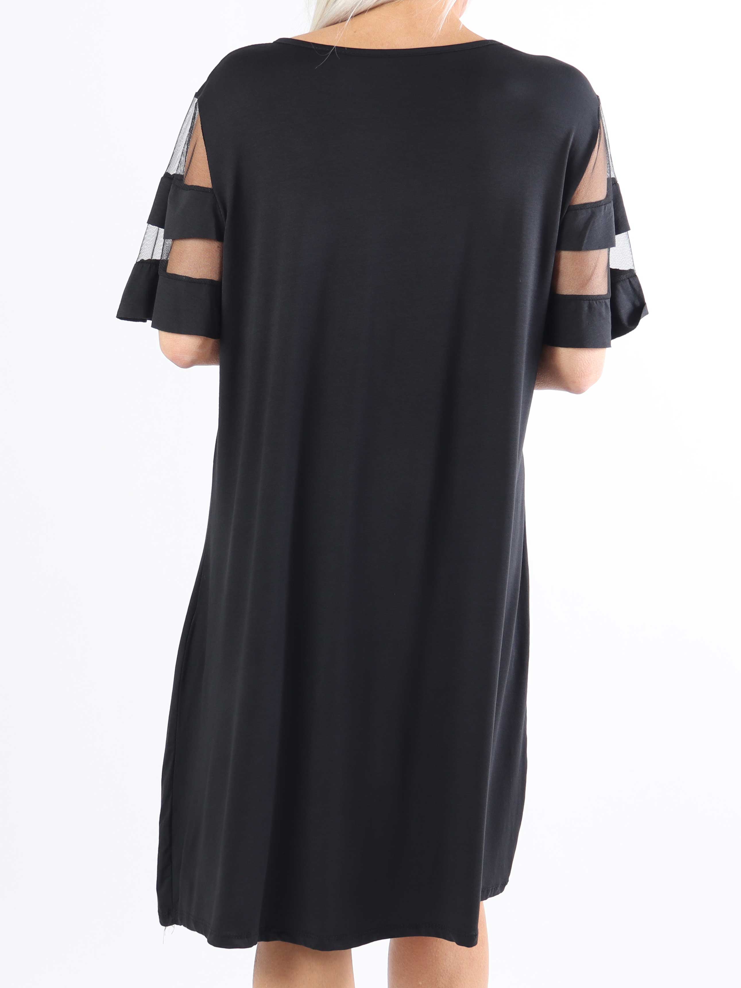 Sakina - T-shirtklänning i plus size med fina ärmar