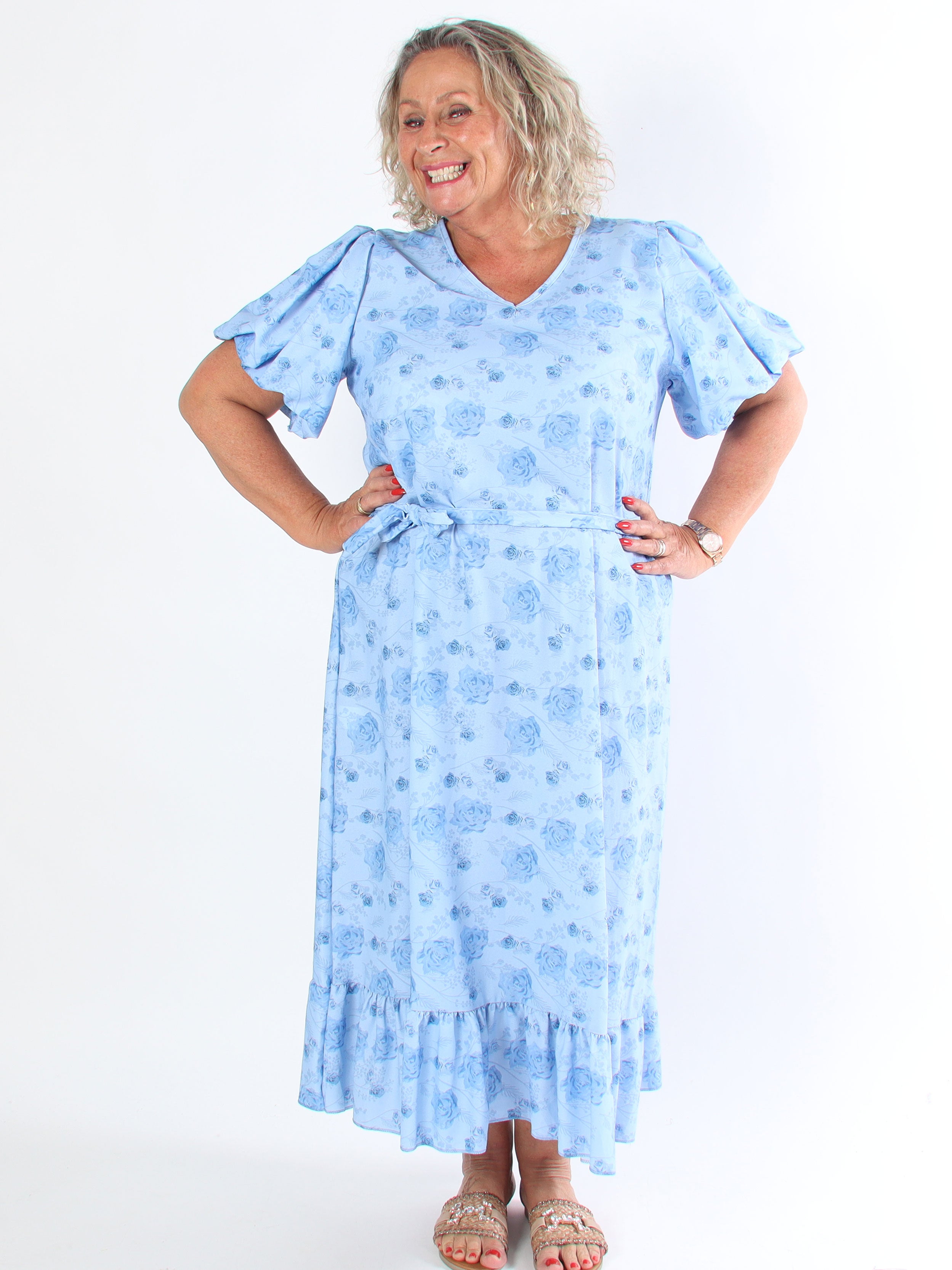 Sakira - Söt blommig plus size klänning med puffärmar