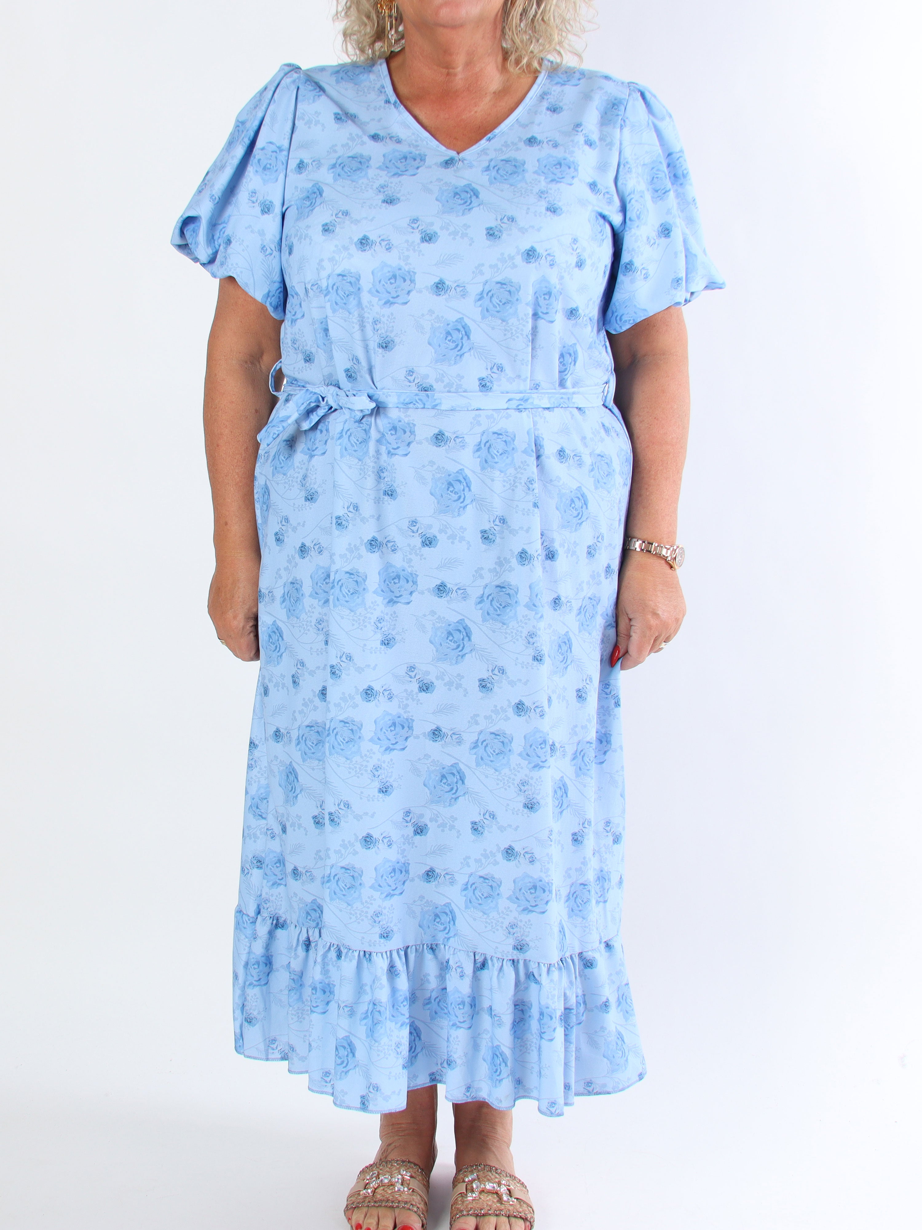 Sakira - Söt blommig plus size klänning med puffärmar