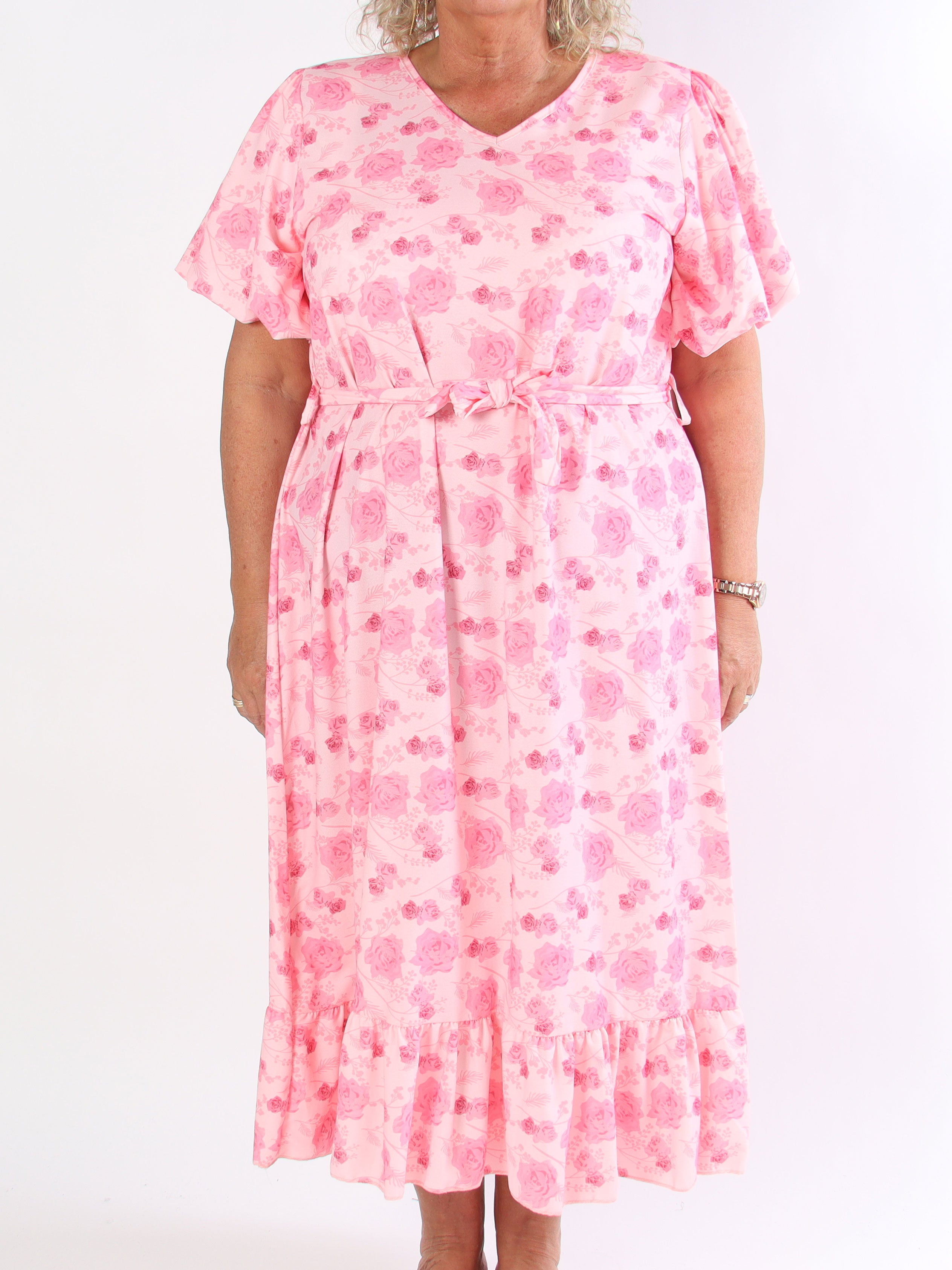 Sakira - Söt blommig plus size klänning med puffärmar