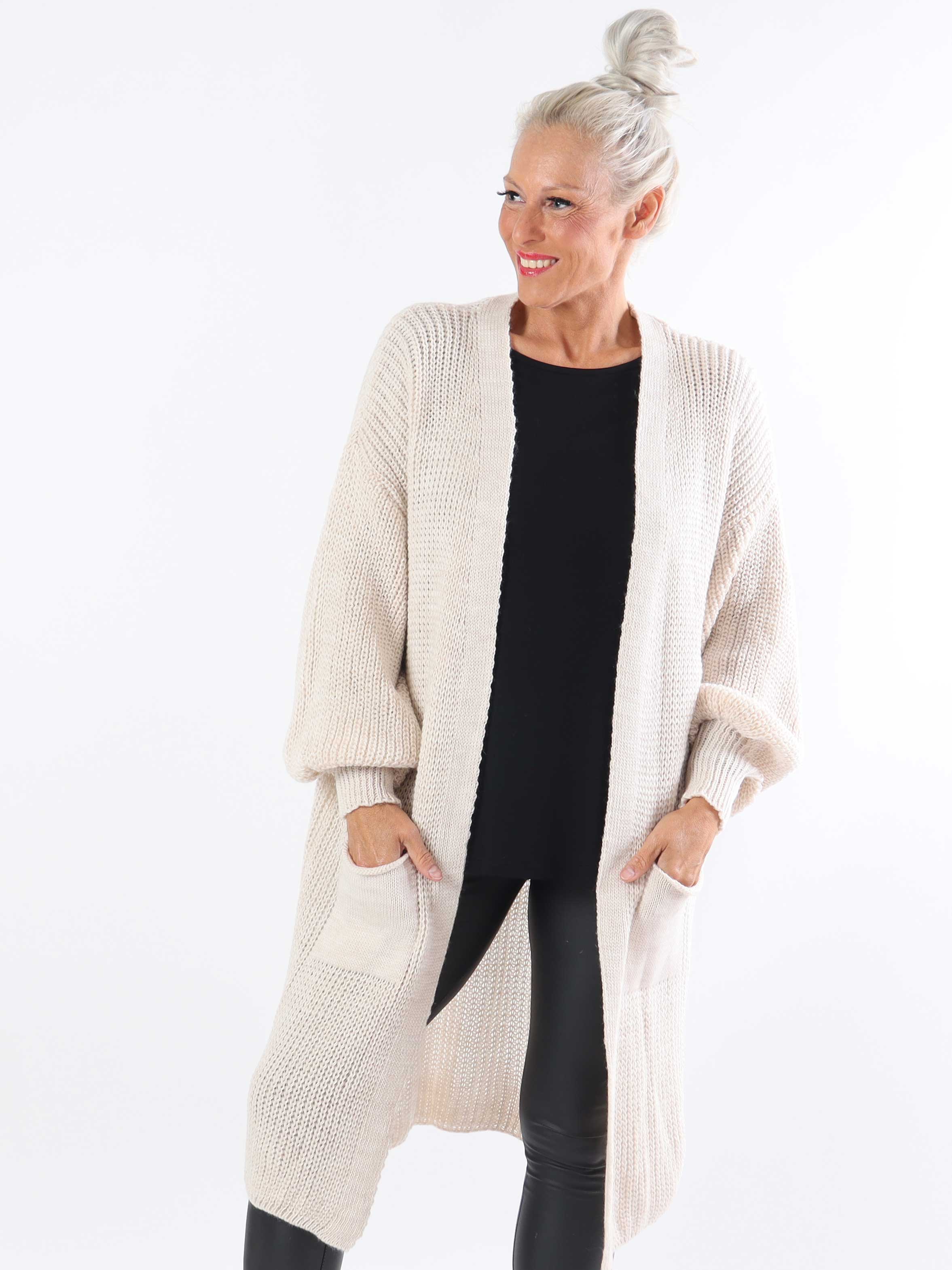 Sally Midi - Stickad kofta i plus size med ballongärmar och fickor