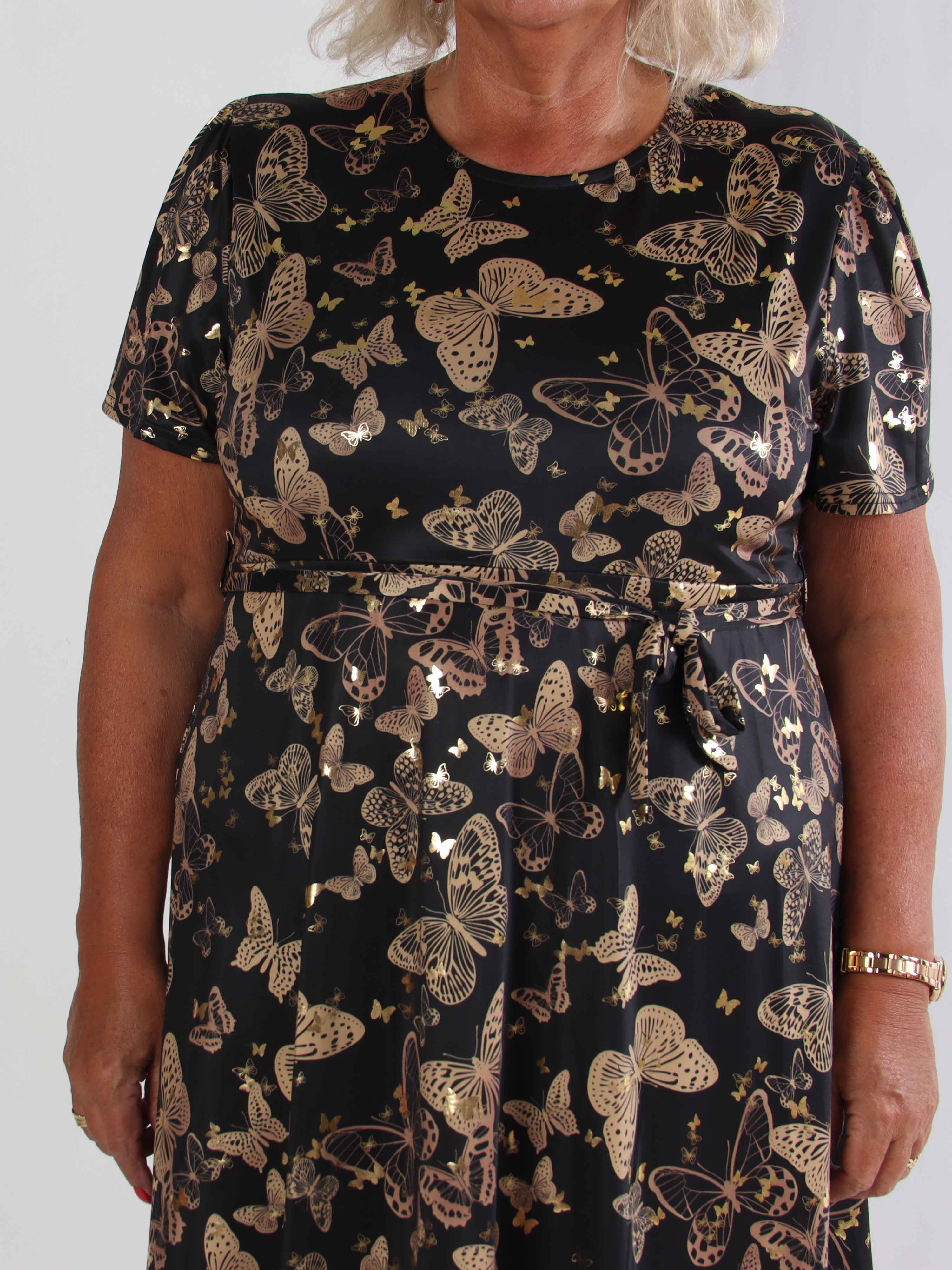 Sansa Butterfly Short - Elastisk plus size kjole med sommerfugleprint