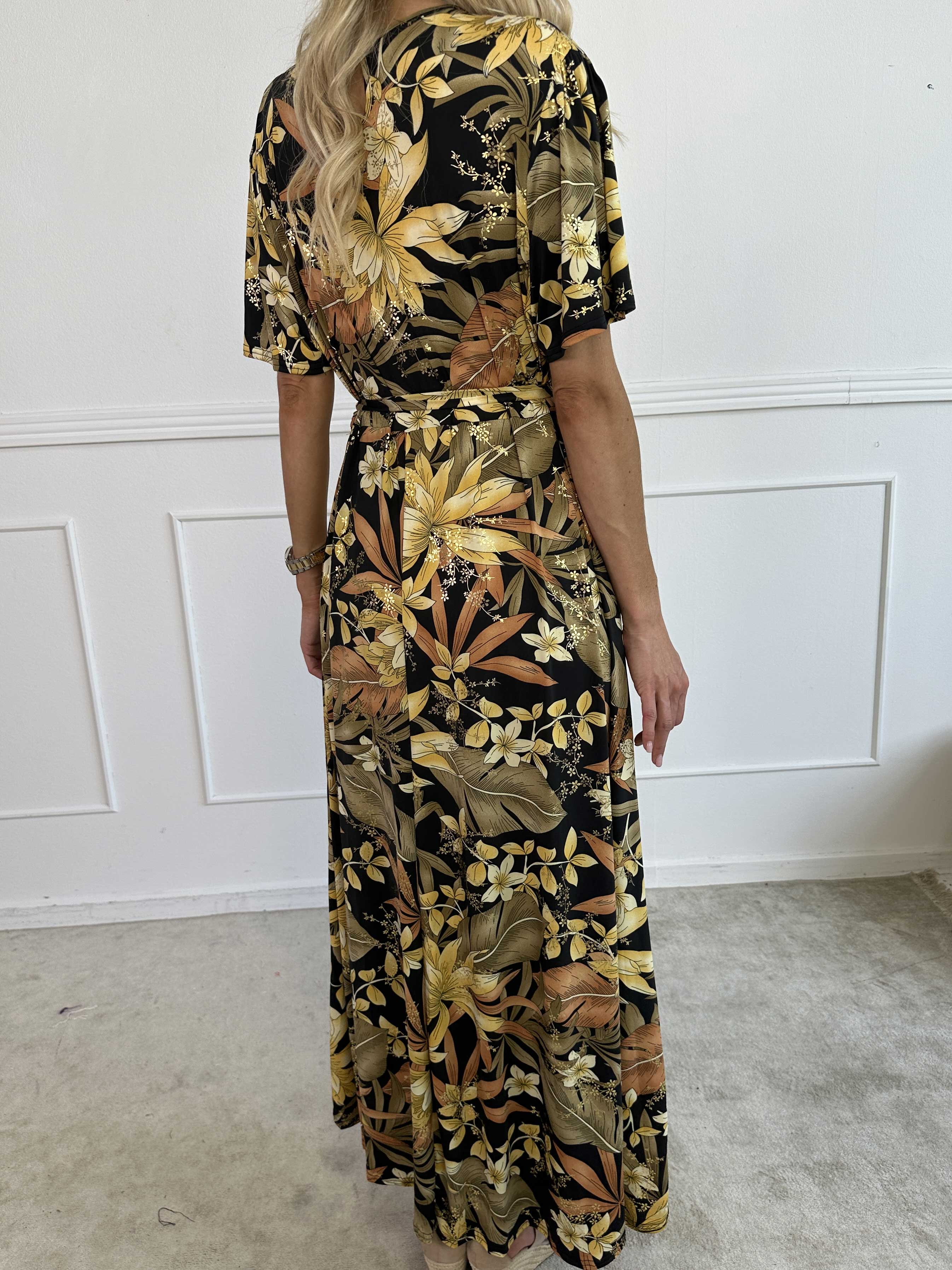 Sansa - Lång elastisk blommig klänning med knytband