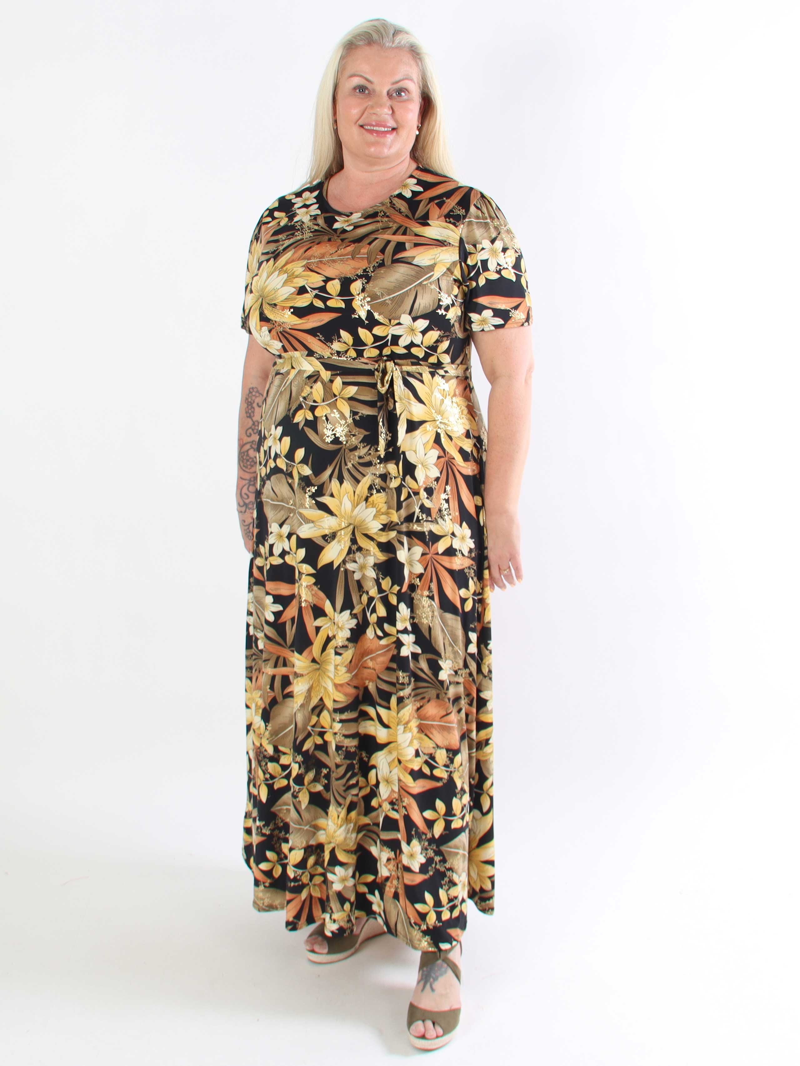 Sansa - Elastisk blommig plus size klänning med knytband