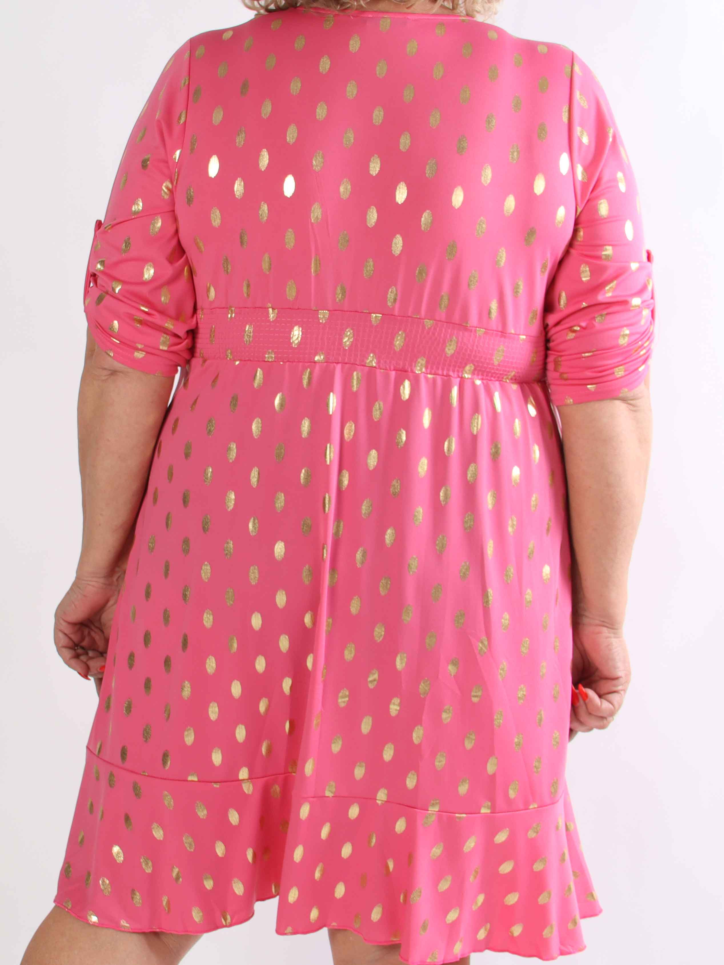 Savina Gold - Elastisk plus size klänning i omlott-look med guldprickar