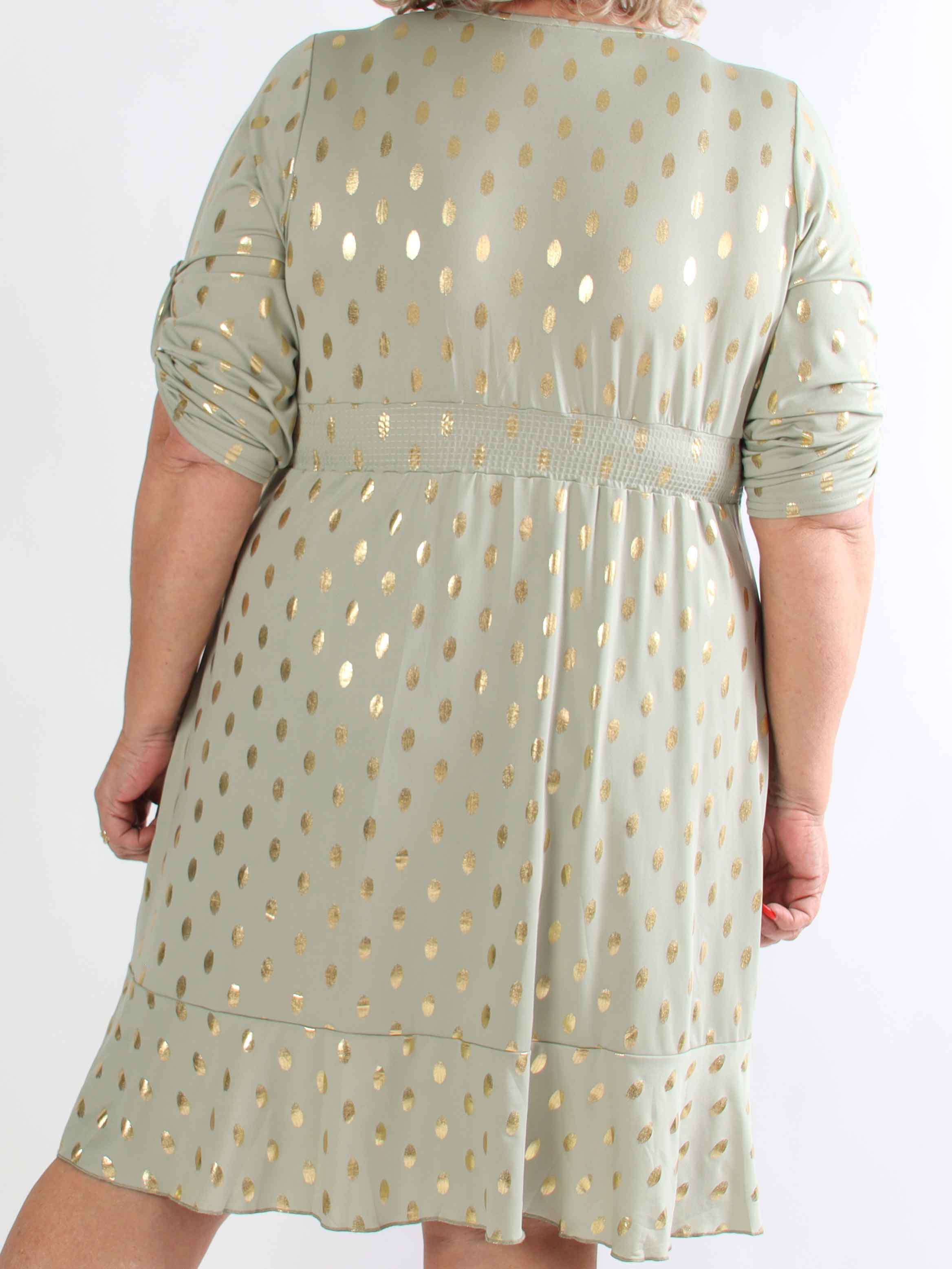 Savina Gold - Elastisk plus size klänning i omlott-look med guldprickar
