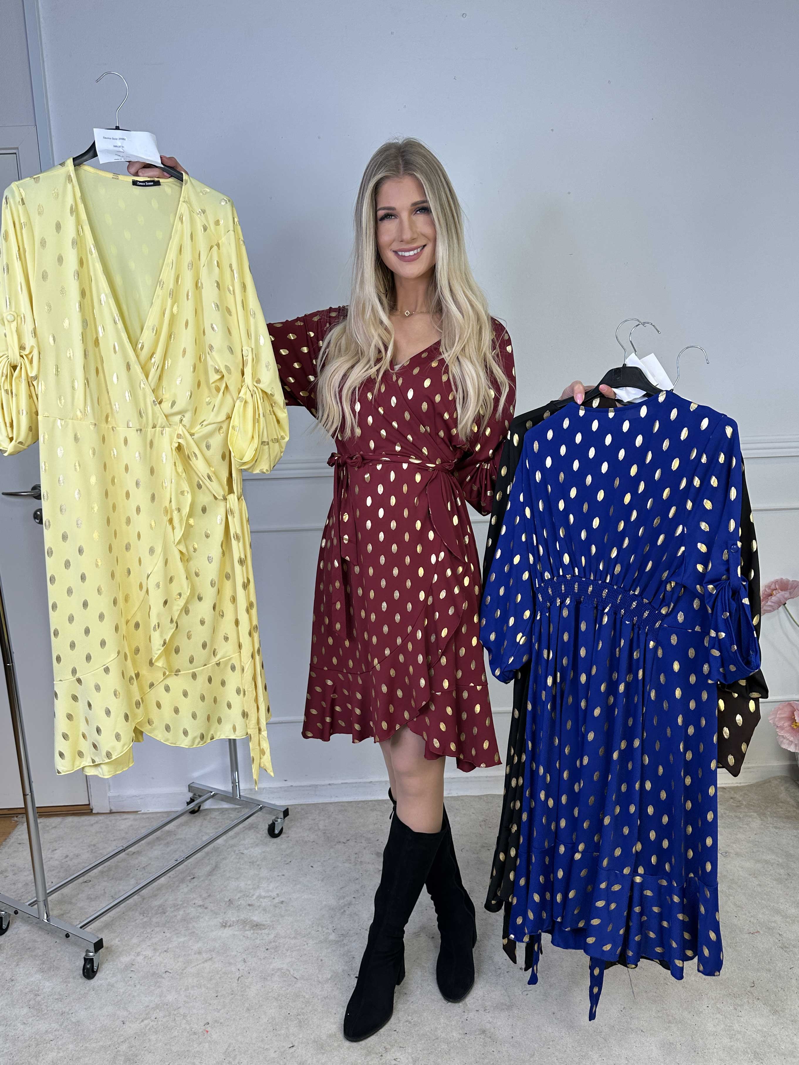 Savina Gold - Elastisk kjole i slå-om-look med guld dutter