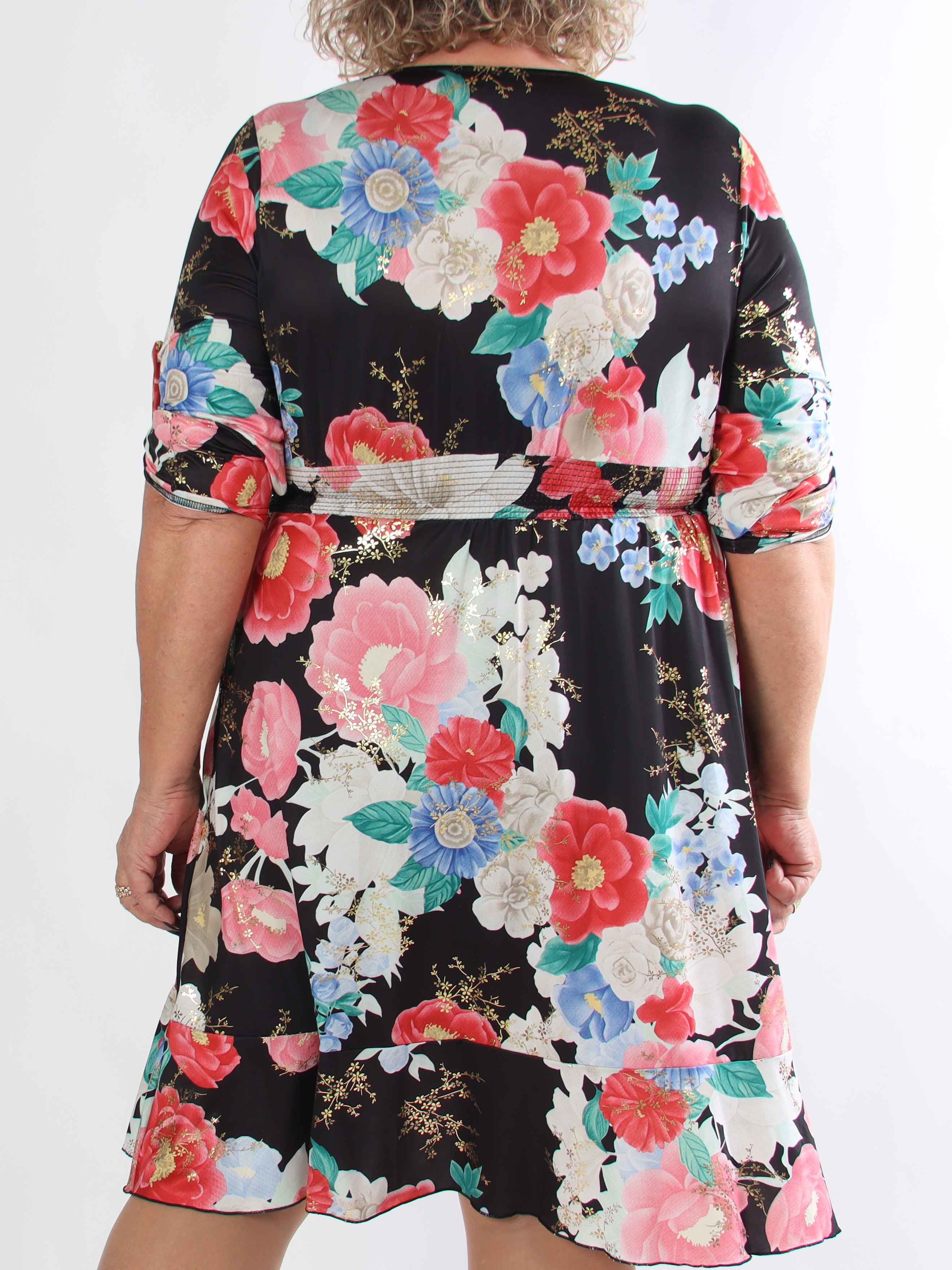 Savina Flower - Blomstret elastisk plus size kjole i slå-om-look