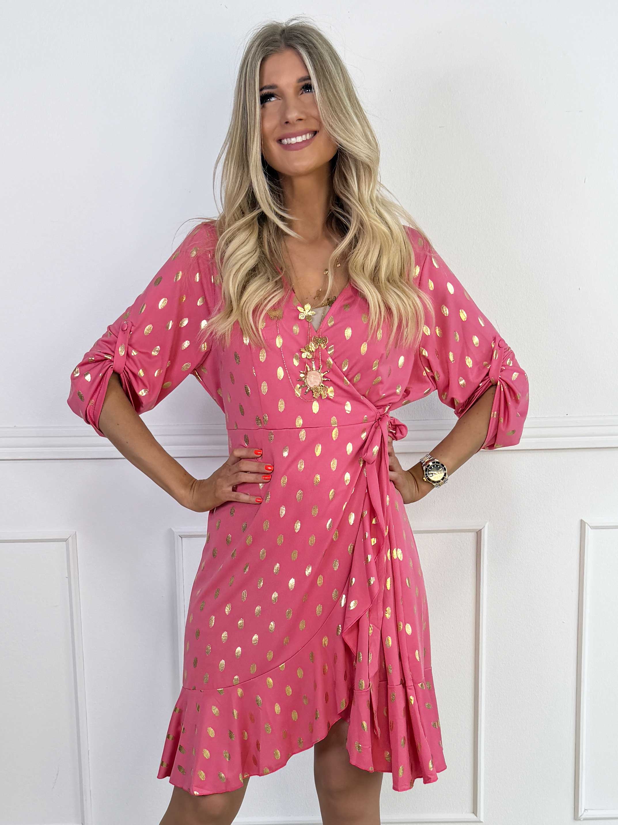 Savina Gold - Elastisk klänning i omlott-look med guldprickar