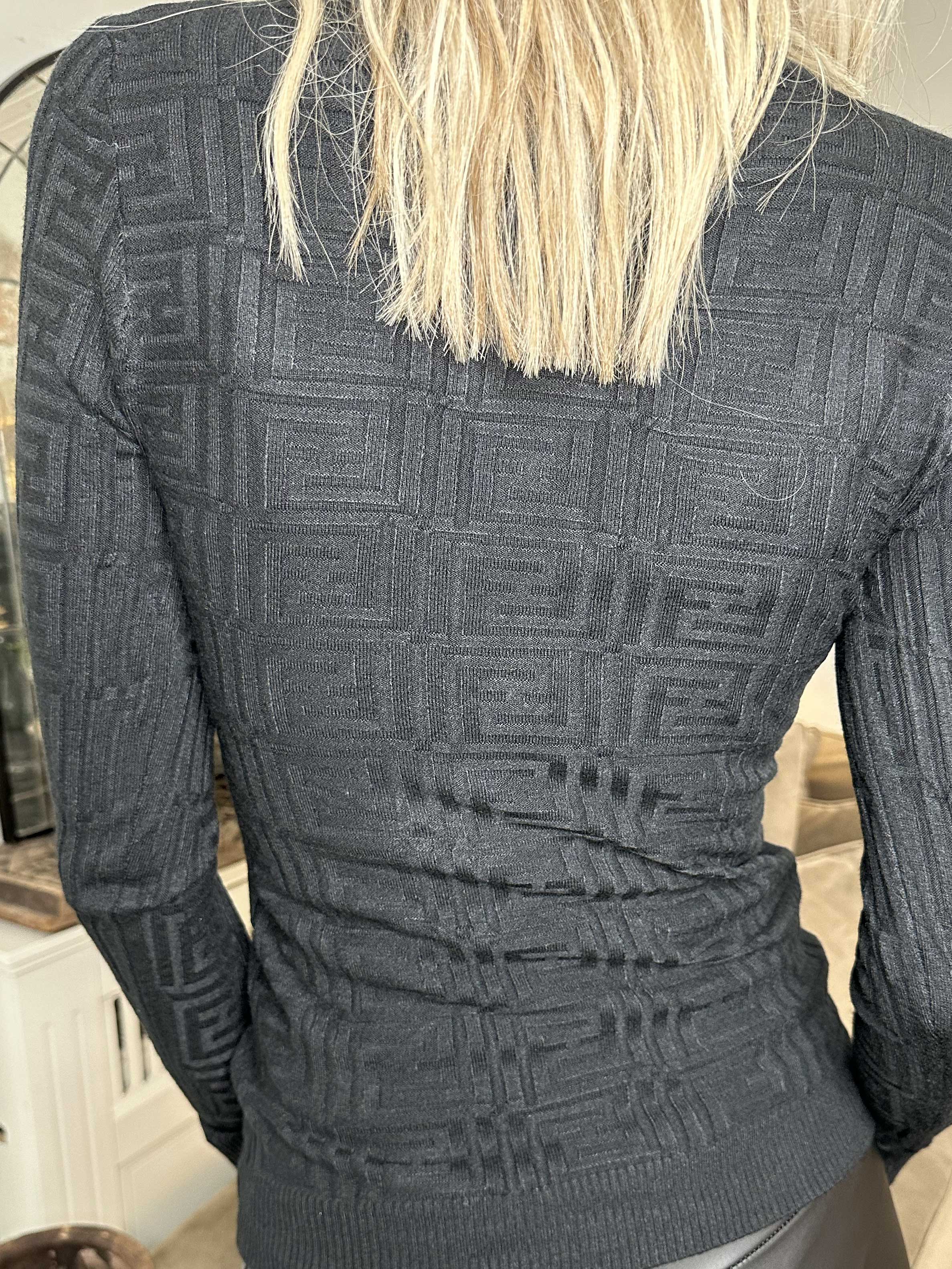 Serafina - Åtsittande blus med stretch