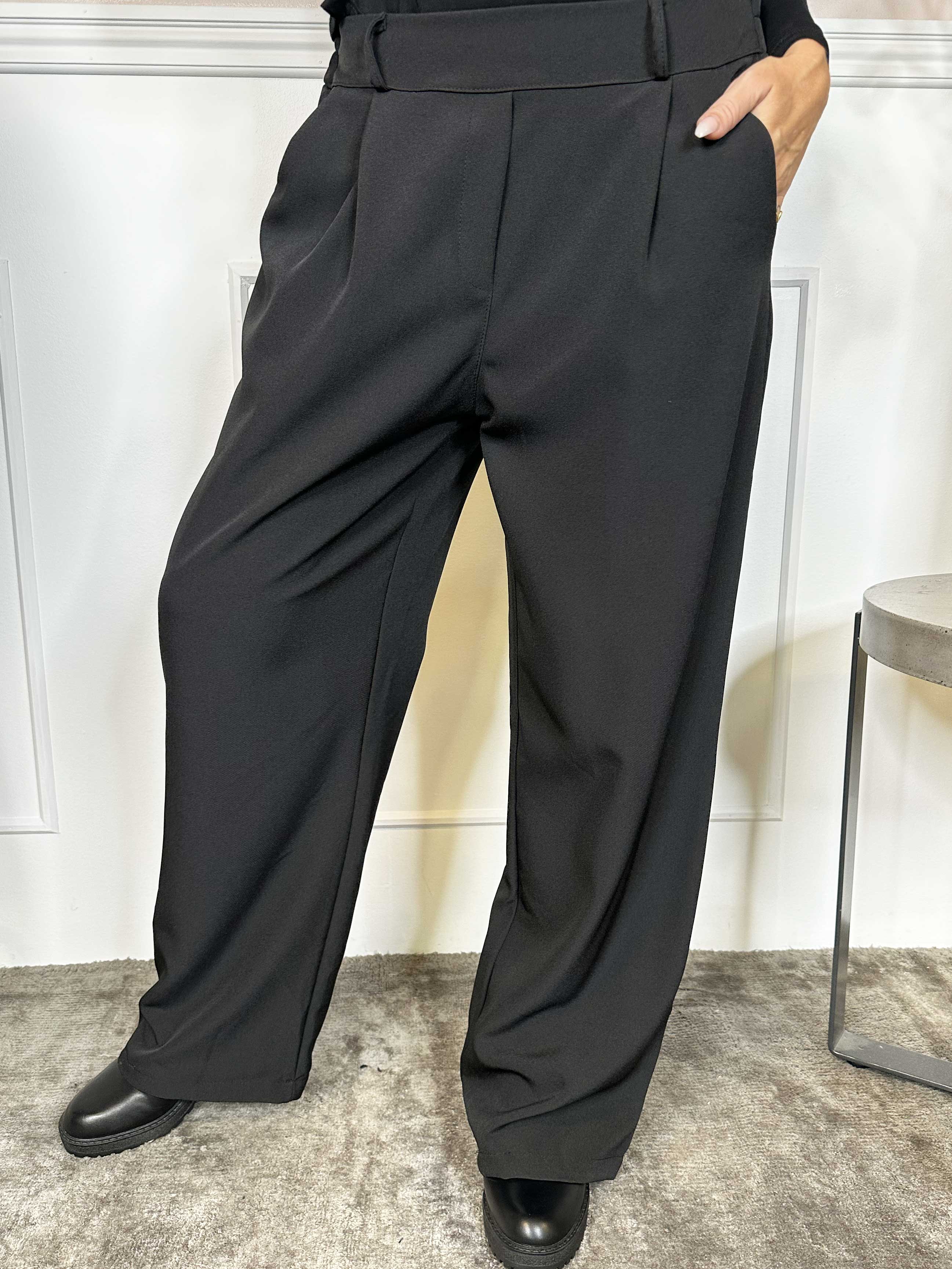 Shadia Pants - Enfärgade kostymbyxor med resår i ryggen