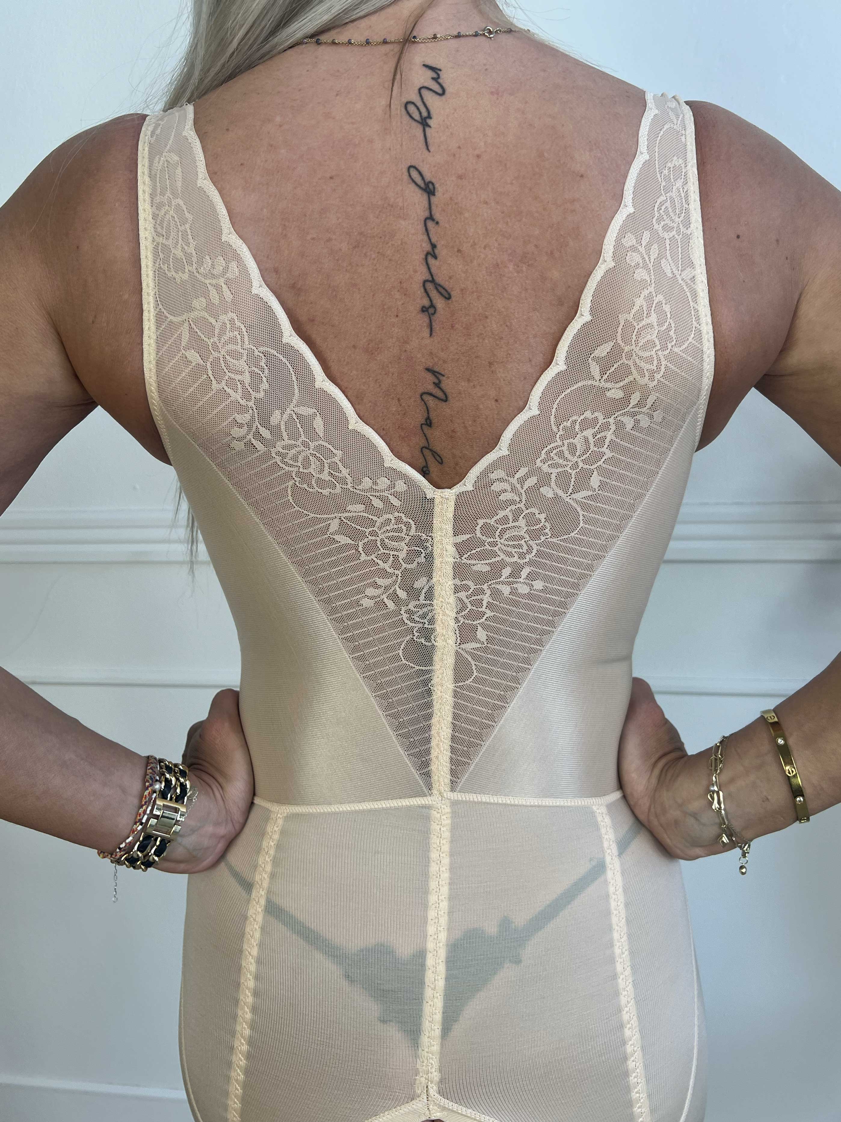 Shaping Lace Suit - Söt body med spets