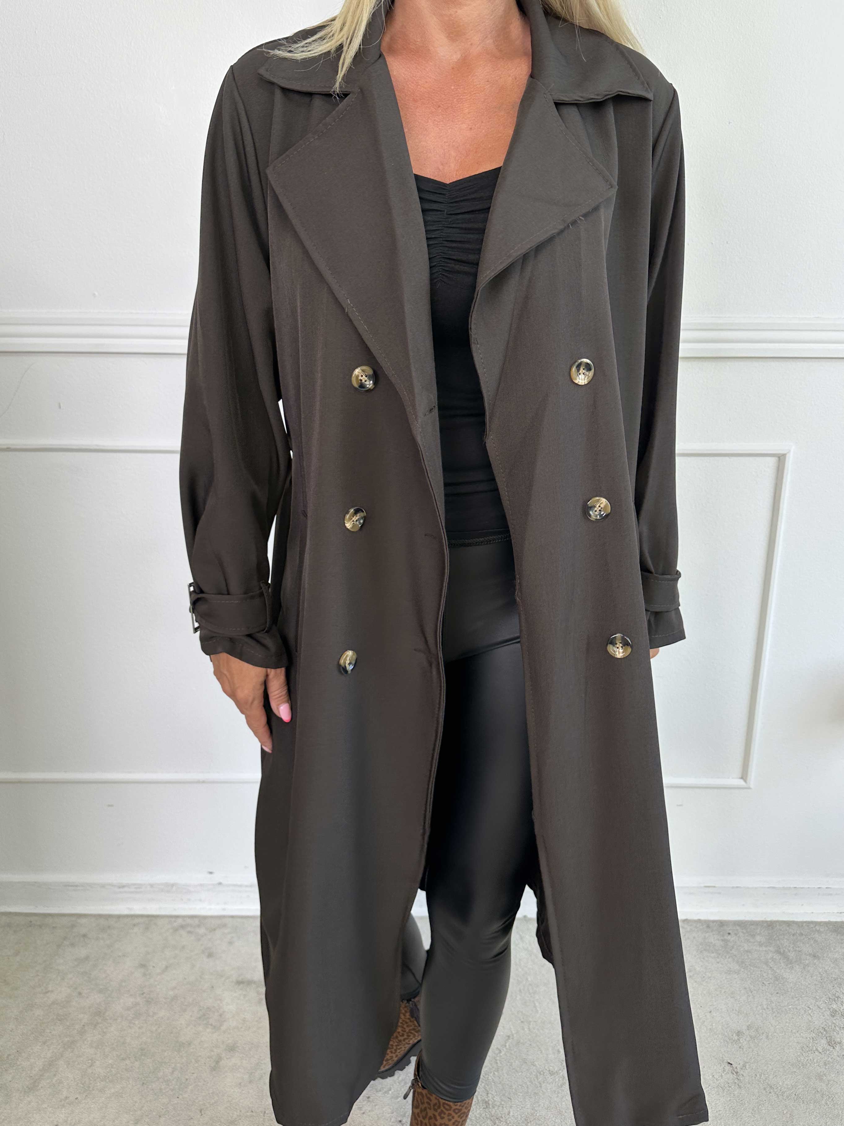 Sharpay - Lätt trenchcoat med knytskärp