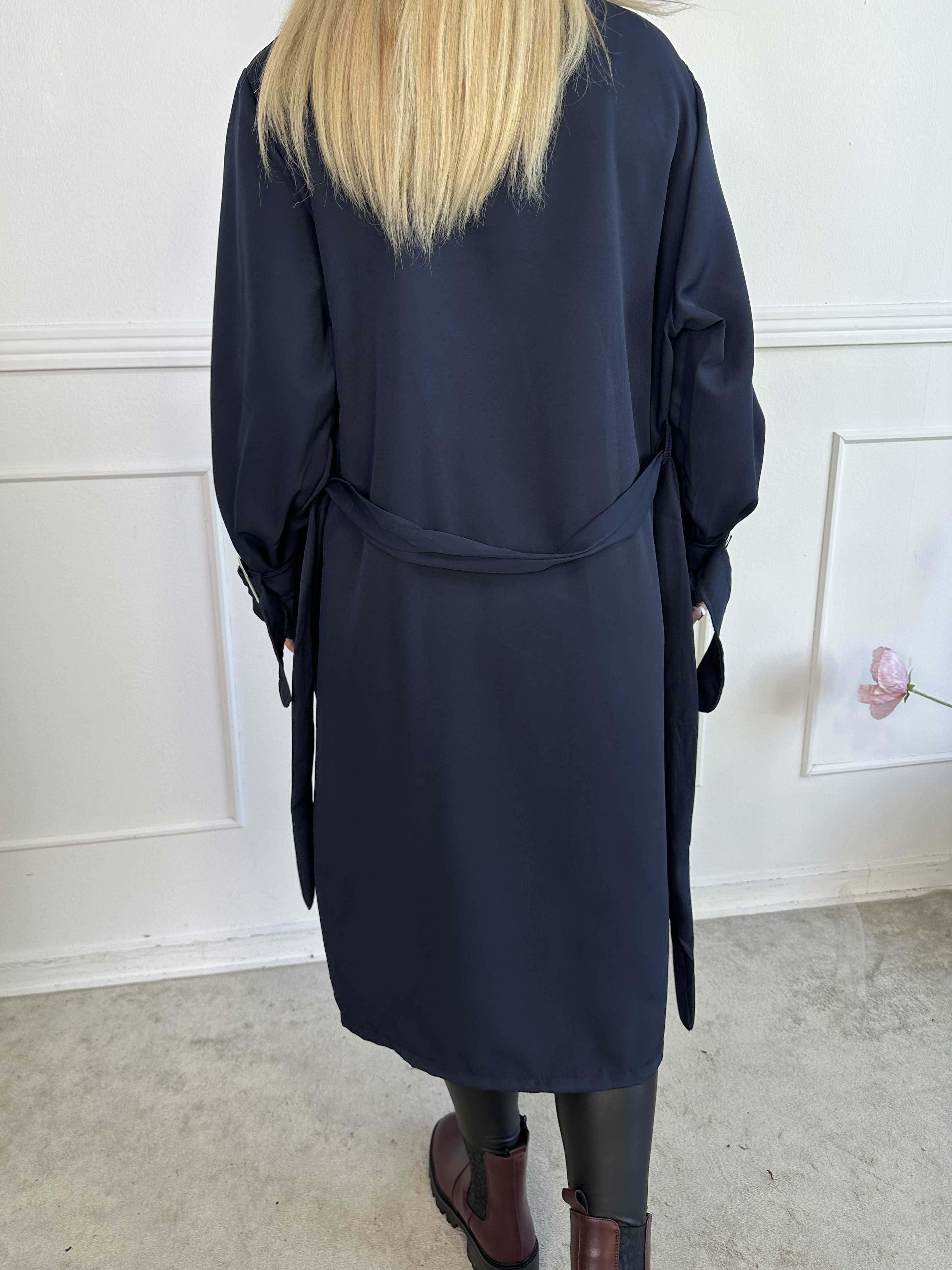 Sharpay - Lätt trenchcoat med knytskärp