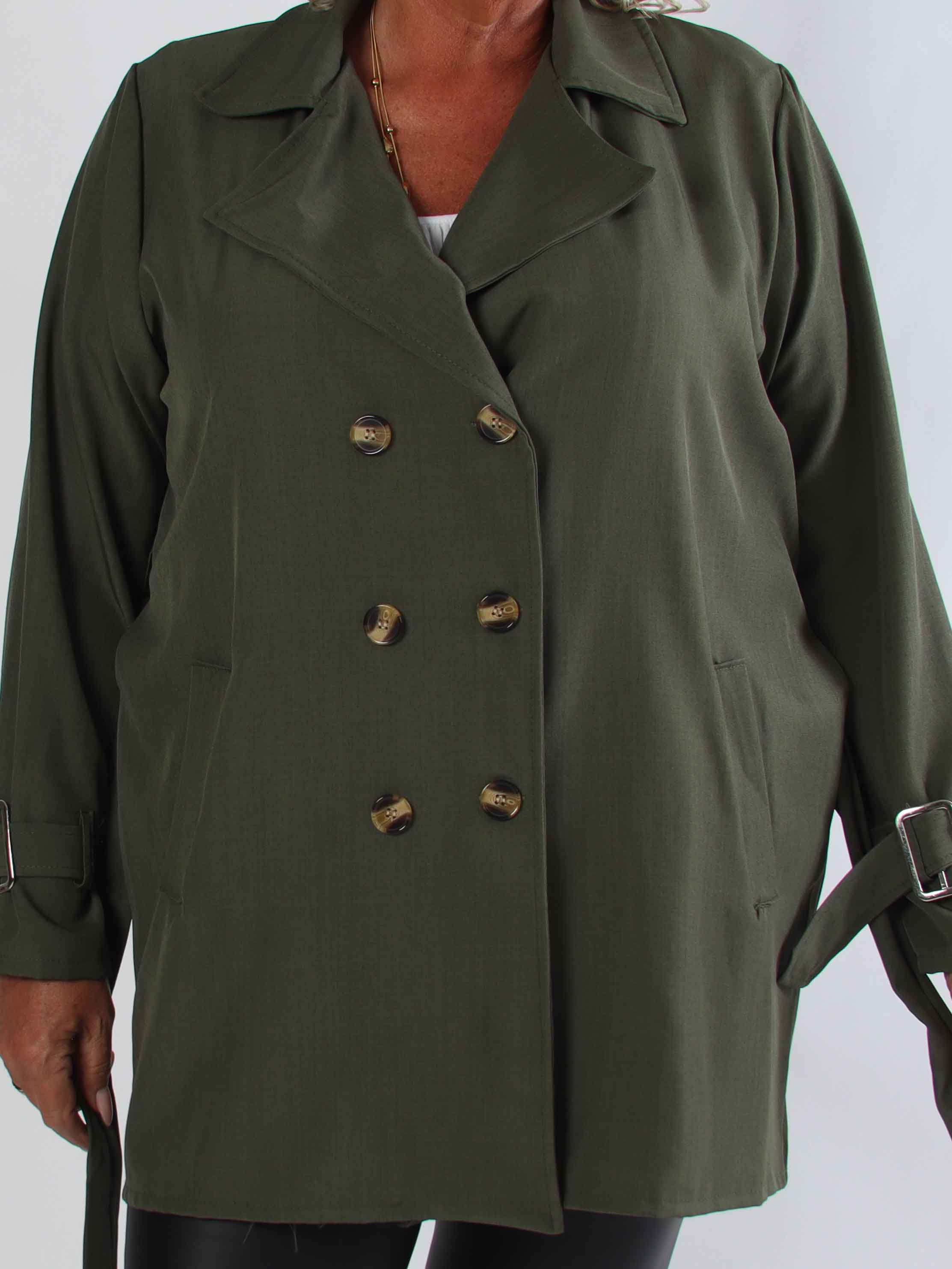 Sharpay Short 2.0 – Kort lätt plus size trenchcoat med knytskärp