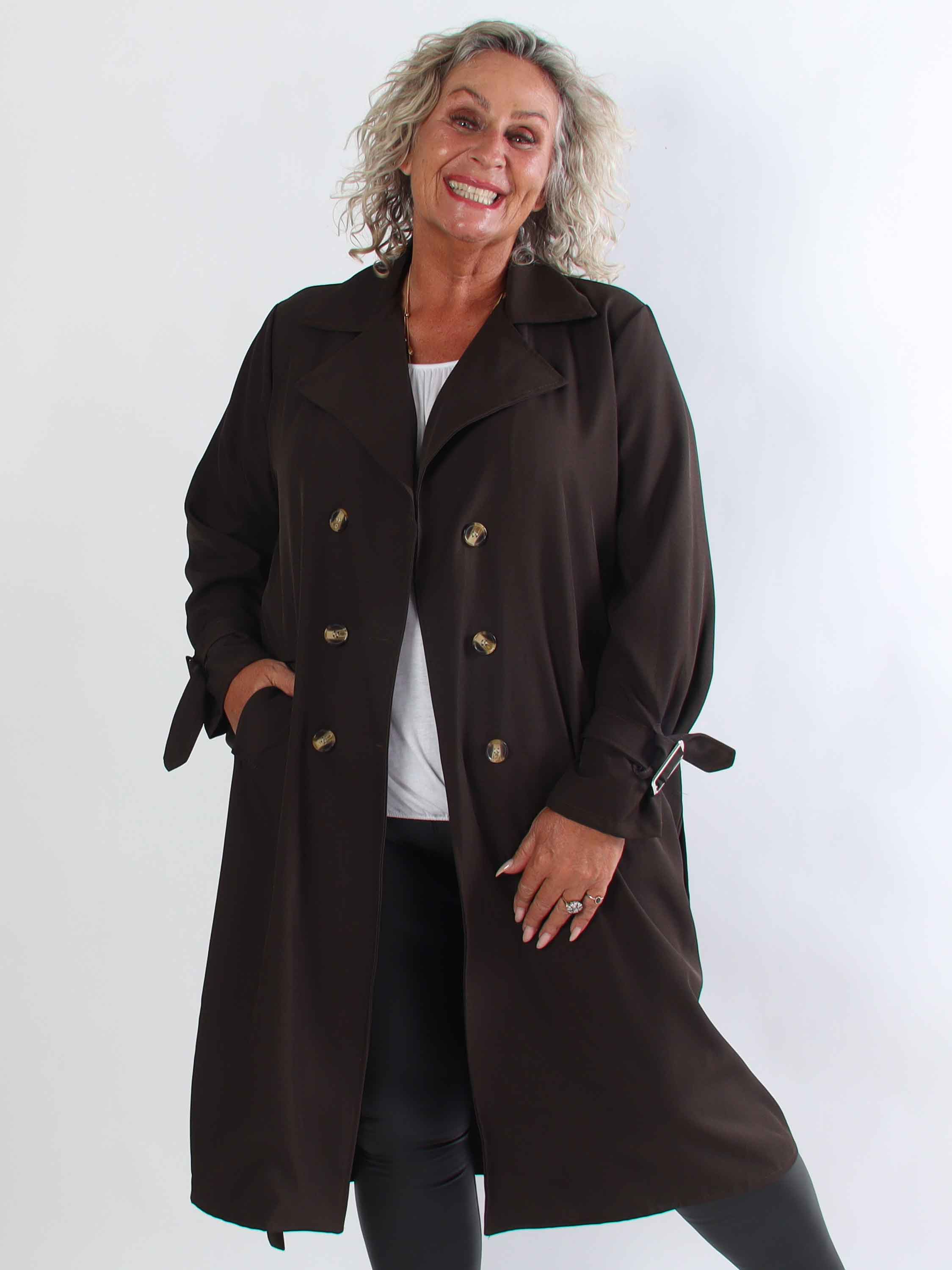 Sharpay 2.0 – Lätt plus size trenchcoat med knytskärp