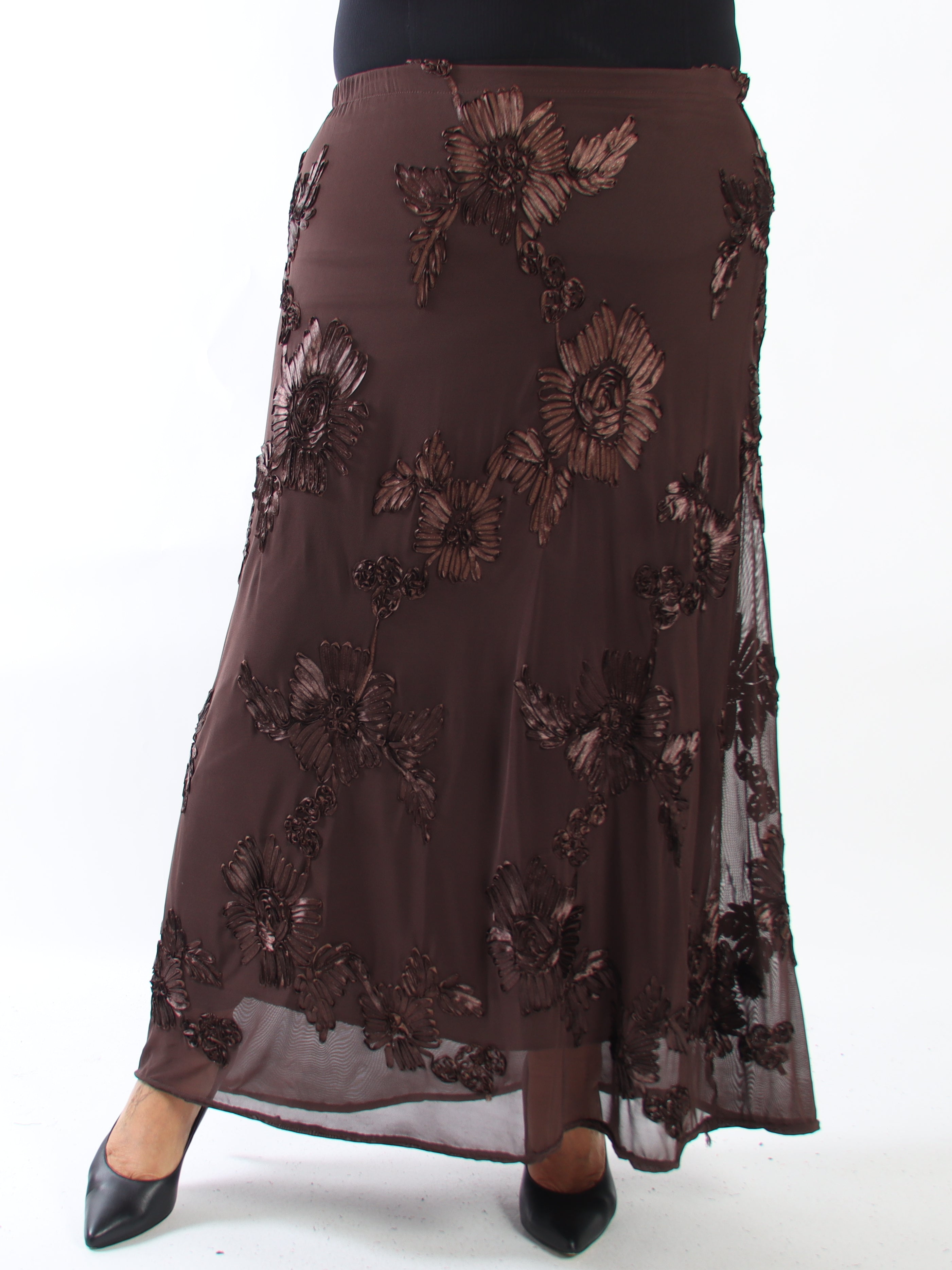 Silke Flora - Kjol i plus size i mesh med blomstermotiv som ger en elegant och romantisk look