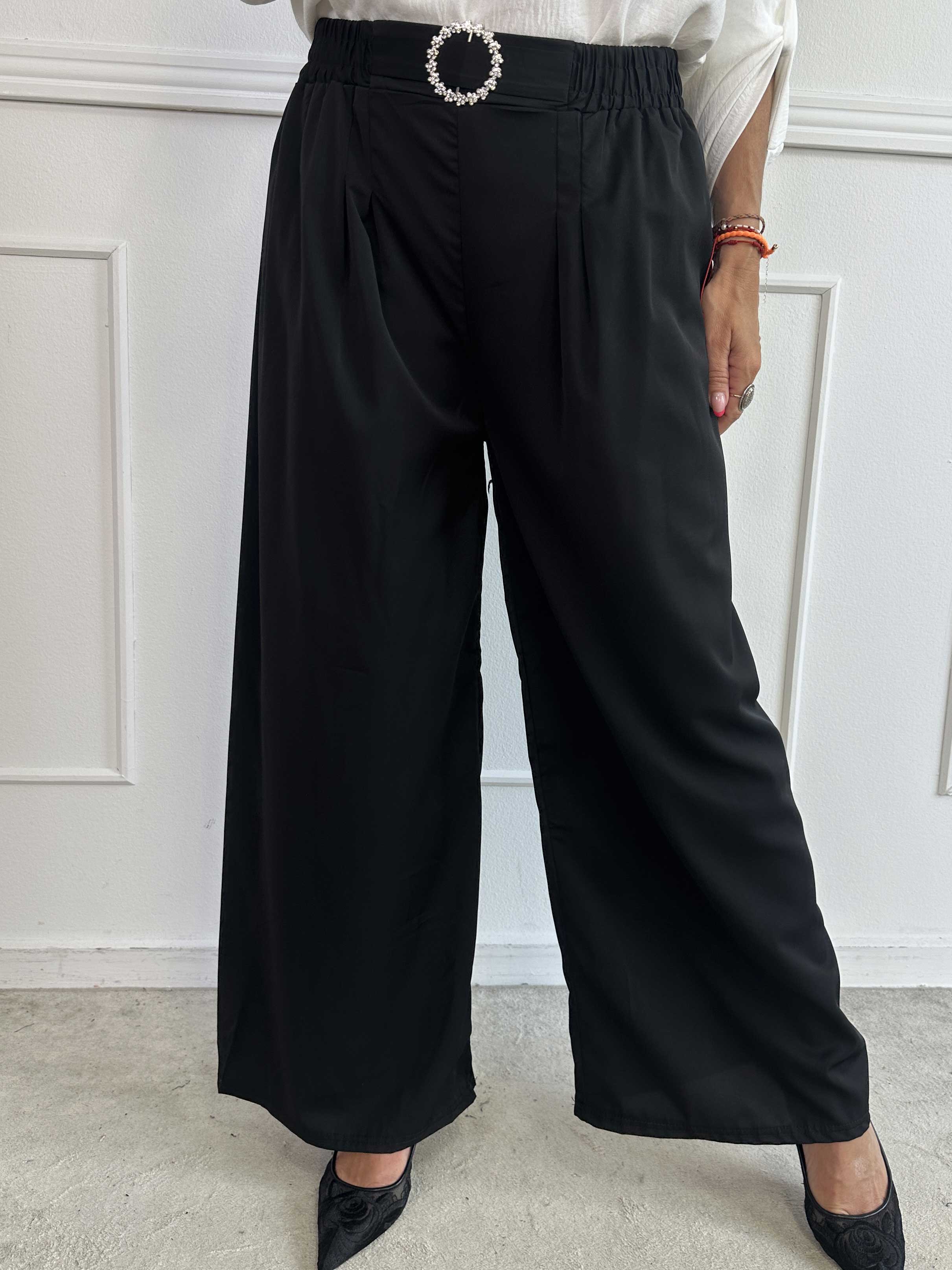 Sizune - Stilrena byxor med silverspänne i midjan