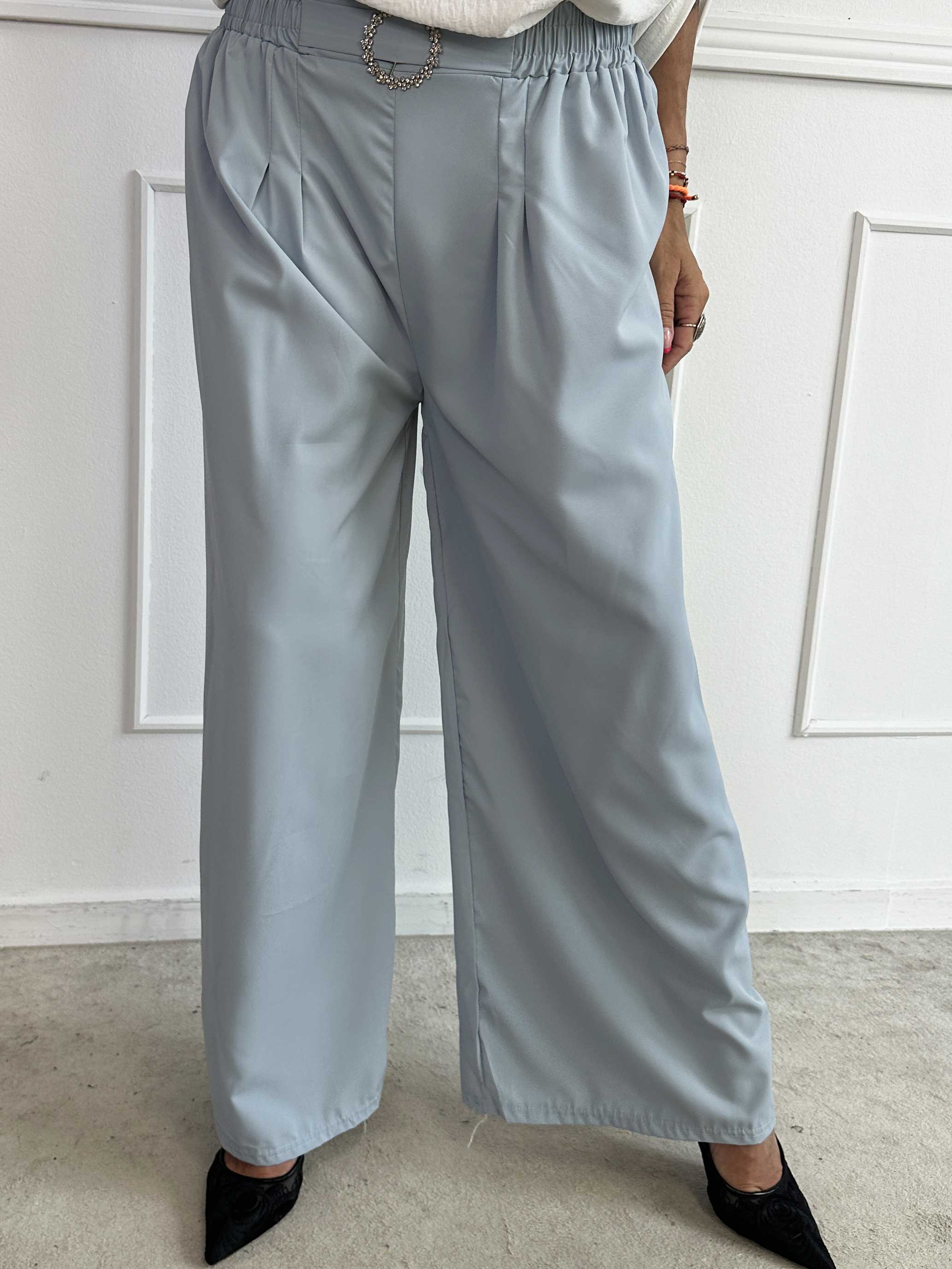 Sizune - Stilrena byxor med silverspänne i midjan