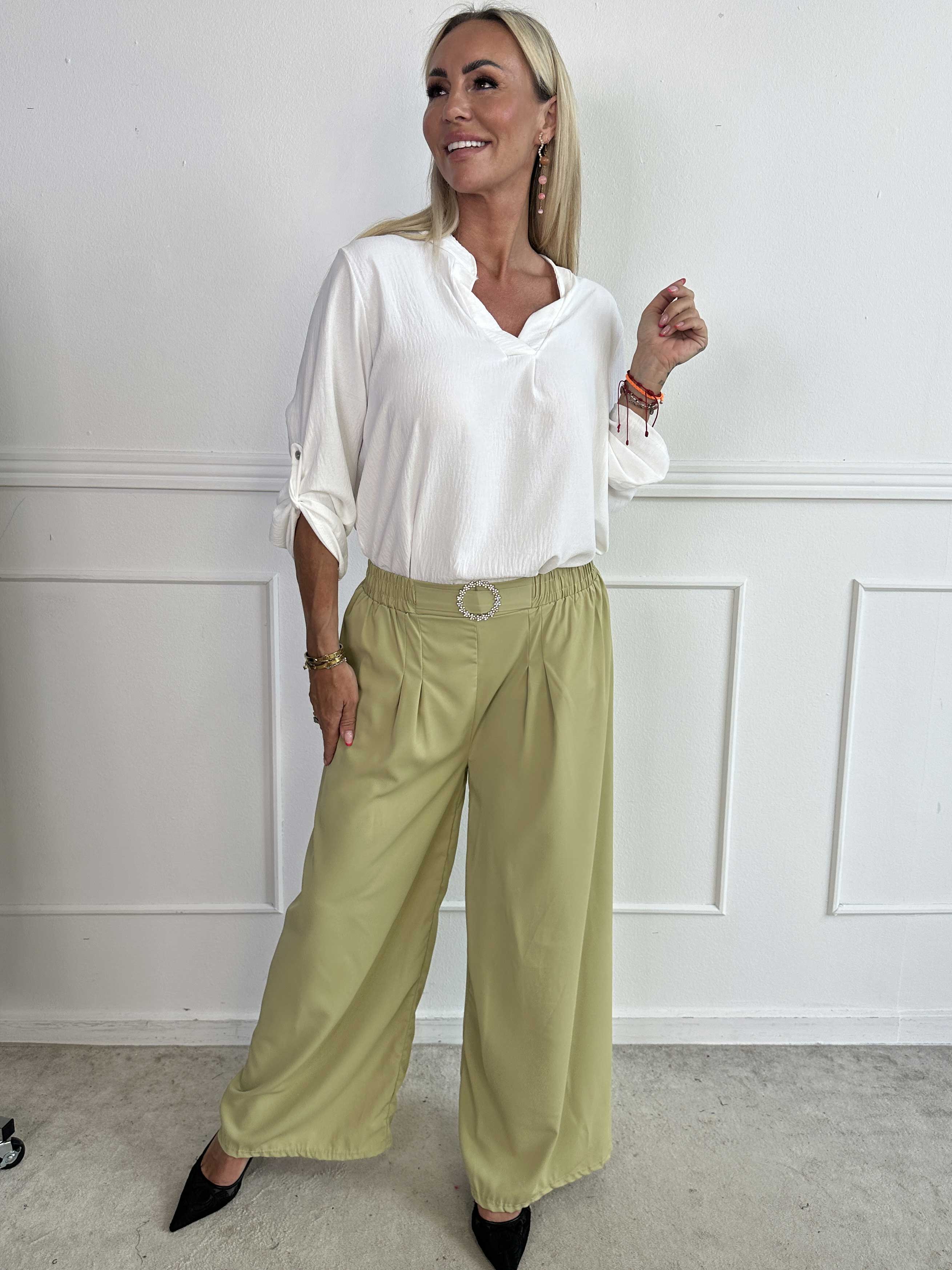 Sizune - Stilrena byxor med silverspänne i midjan