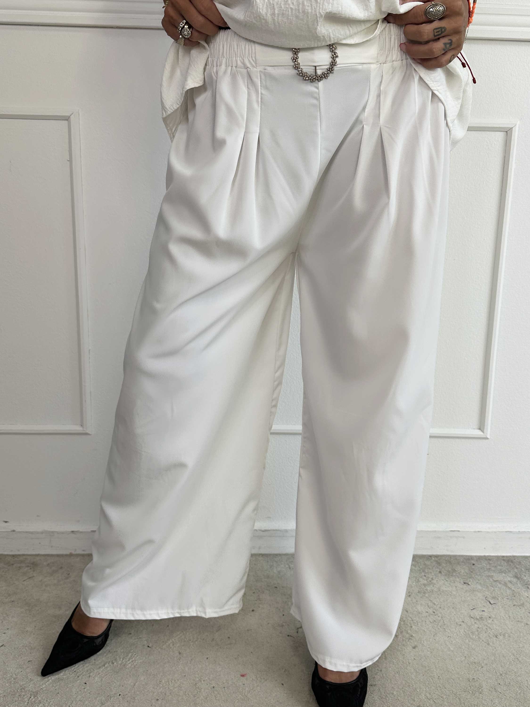 Sizune - Stilrena byxor med silverspänne i midjan