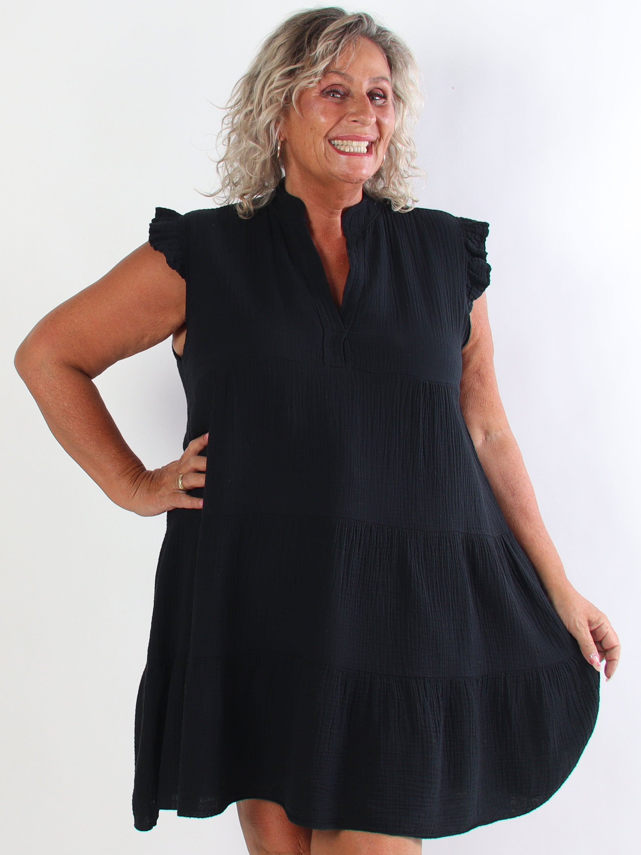Layla Plain - Plus size kjole i lag-på-lag design af blødt bomulds musselinstof