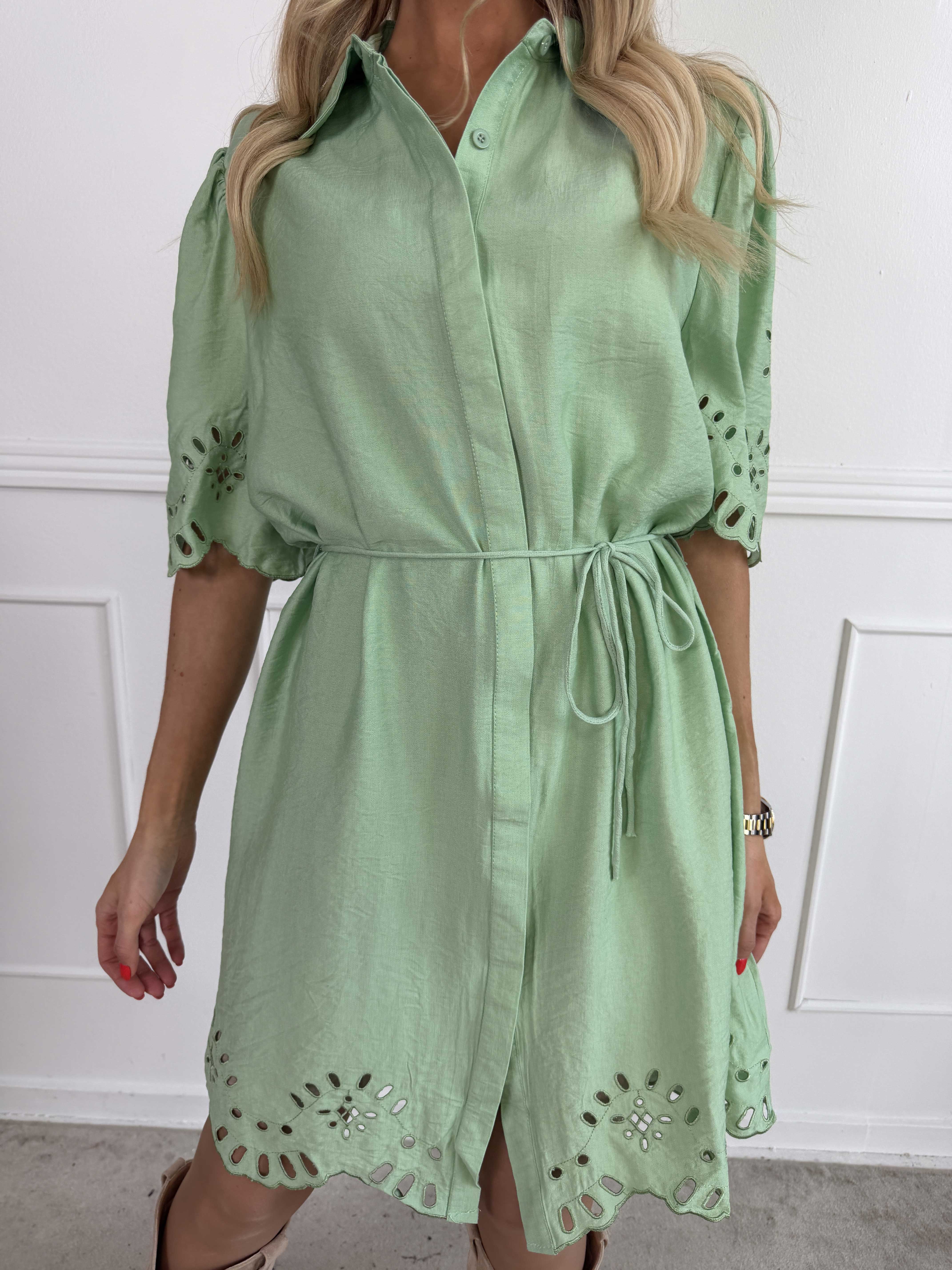 Slavica - Skjortekjole i viskose med søde detaljer