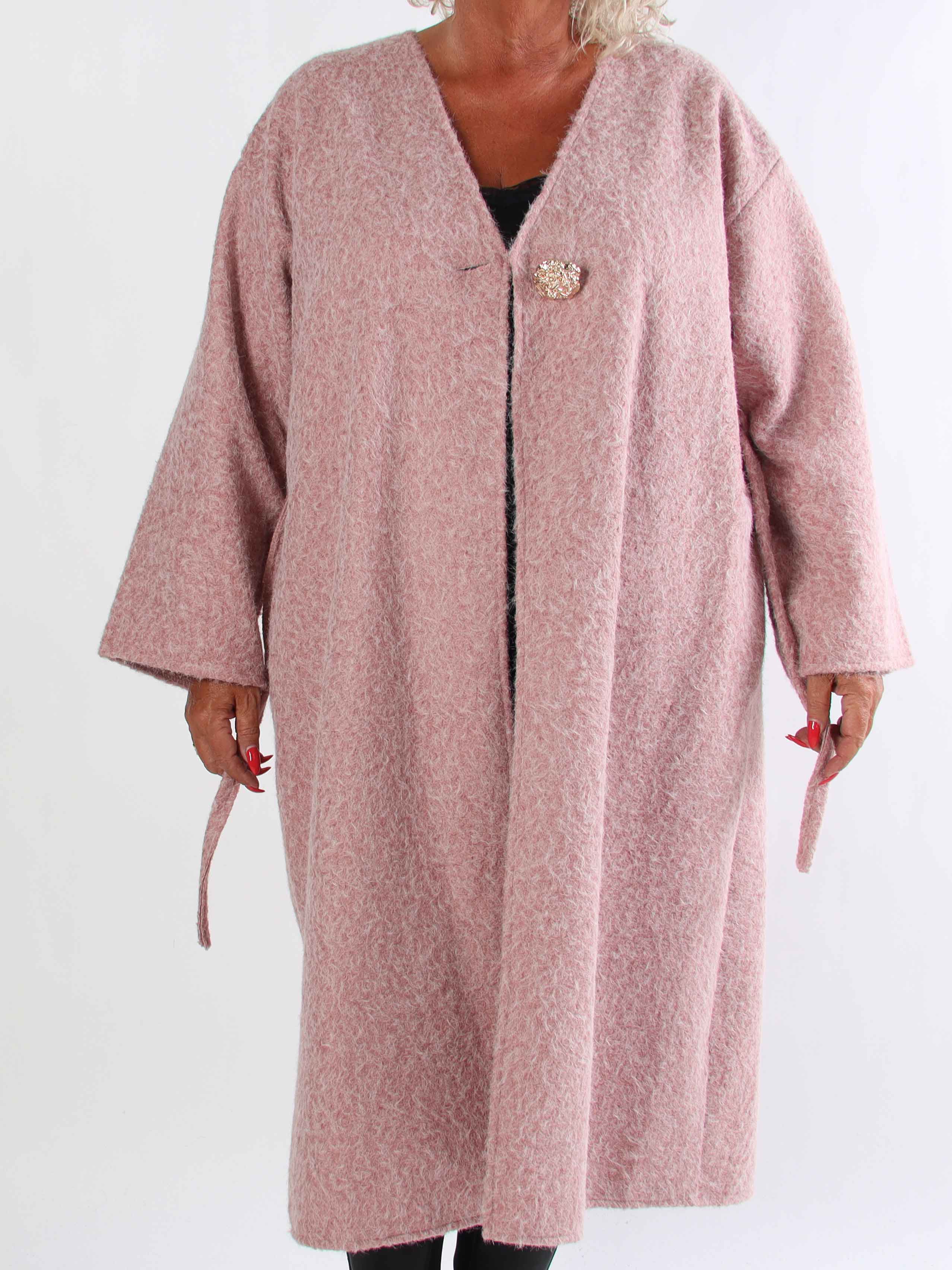 Solrun - Mjuk kappa med stor guldknapp och skärp