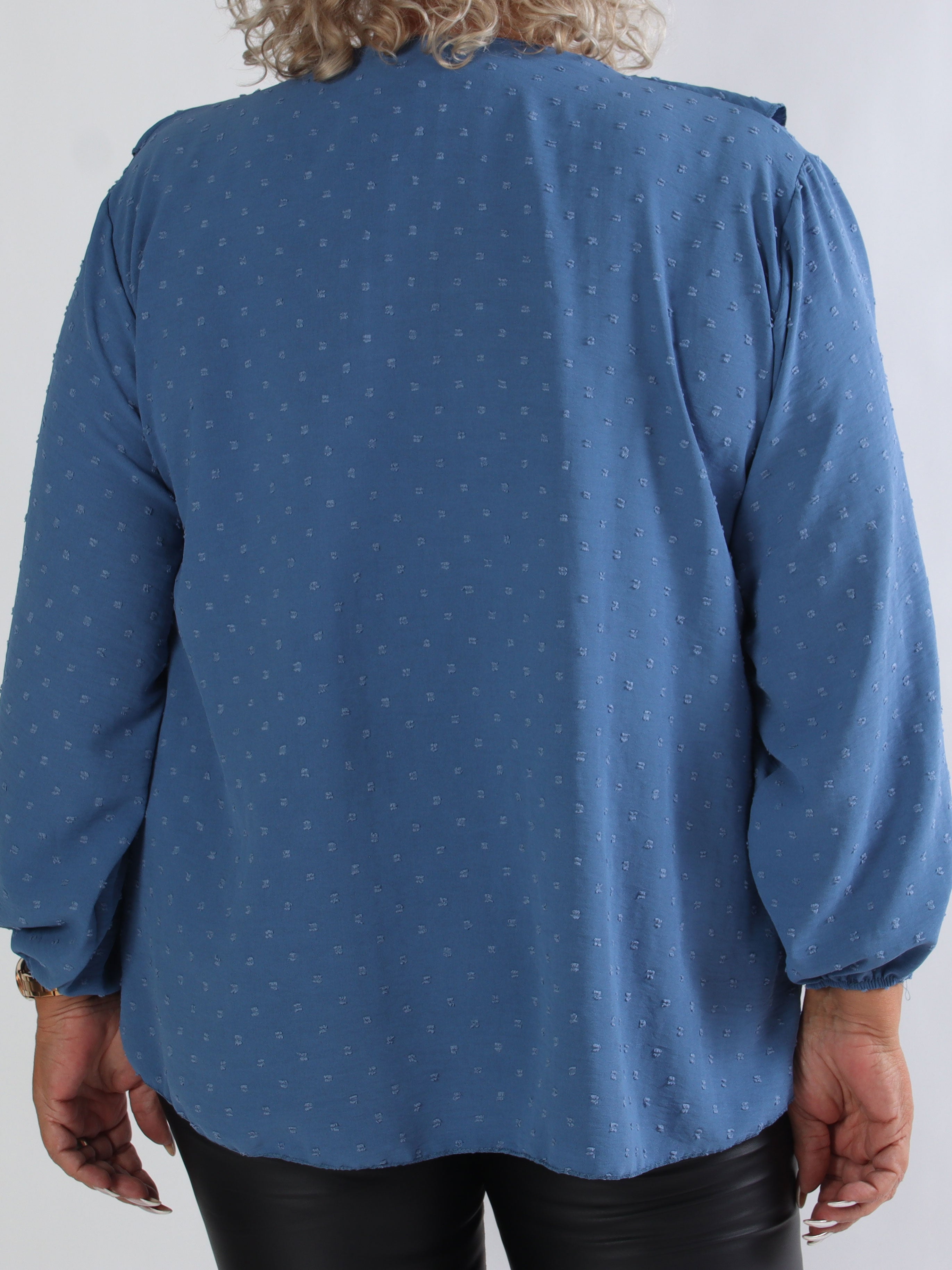 Sozan - Söt tunika med volanger och spetskant i ringningen