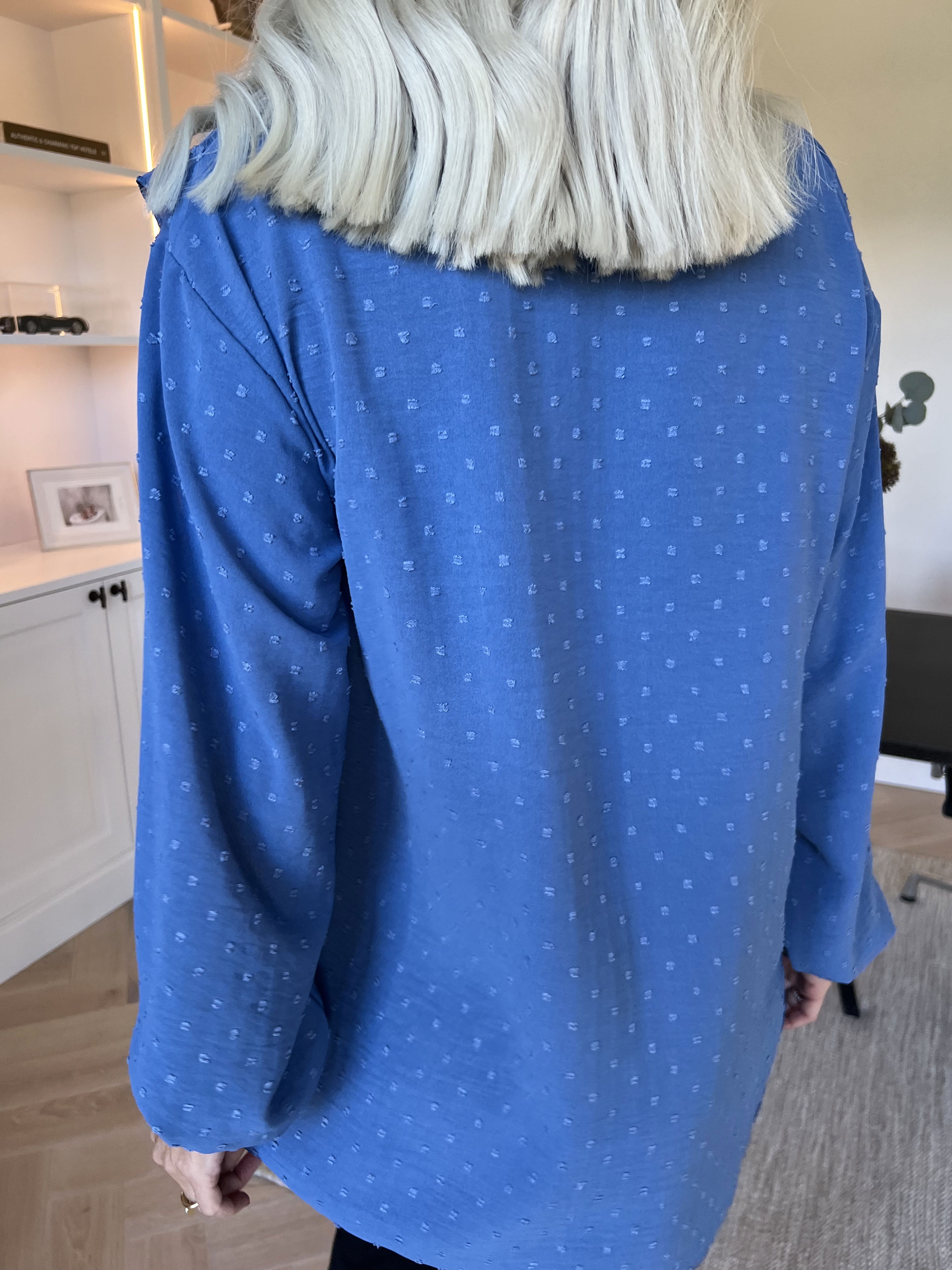 Sozan - Söt tunika med volanger och spetskant i ringningen