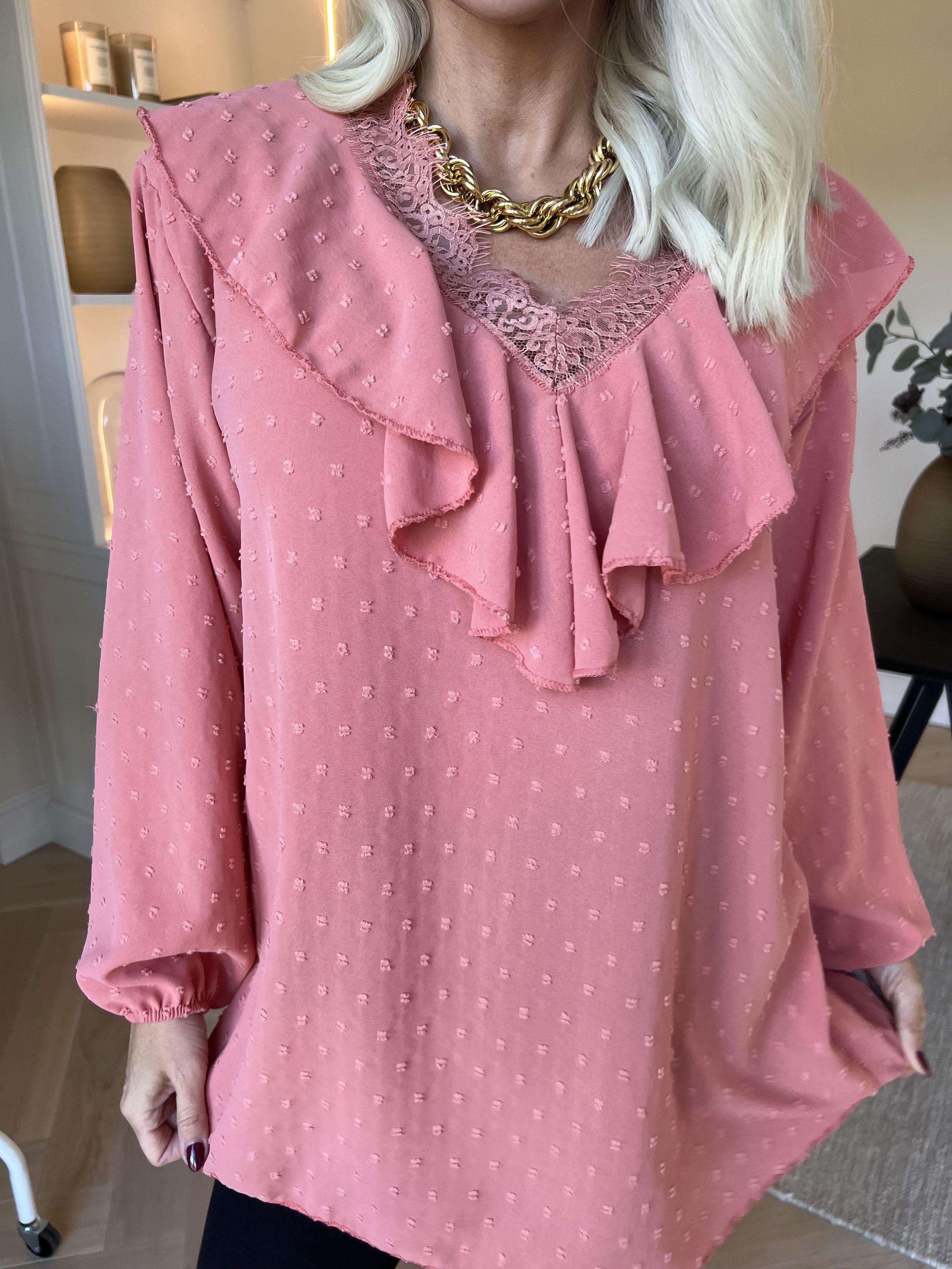 Sozan - Söt tunika med volanger och spetskant i ringningen