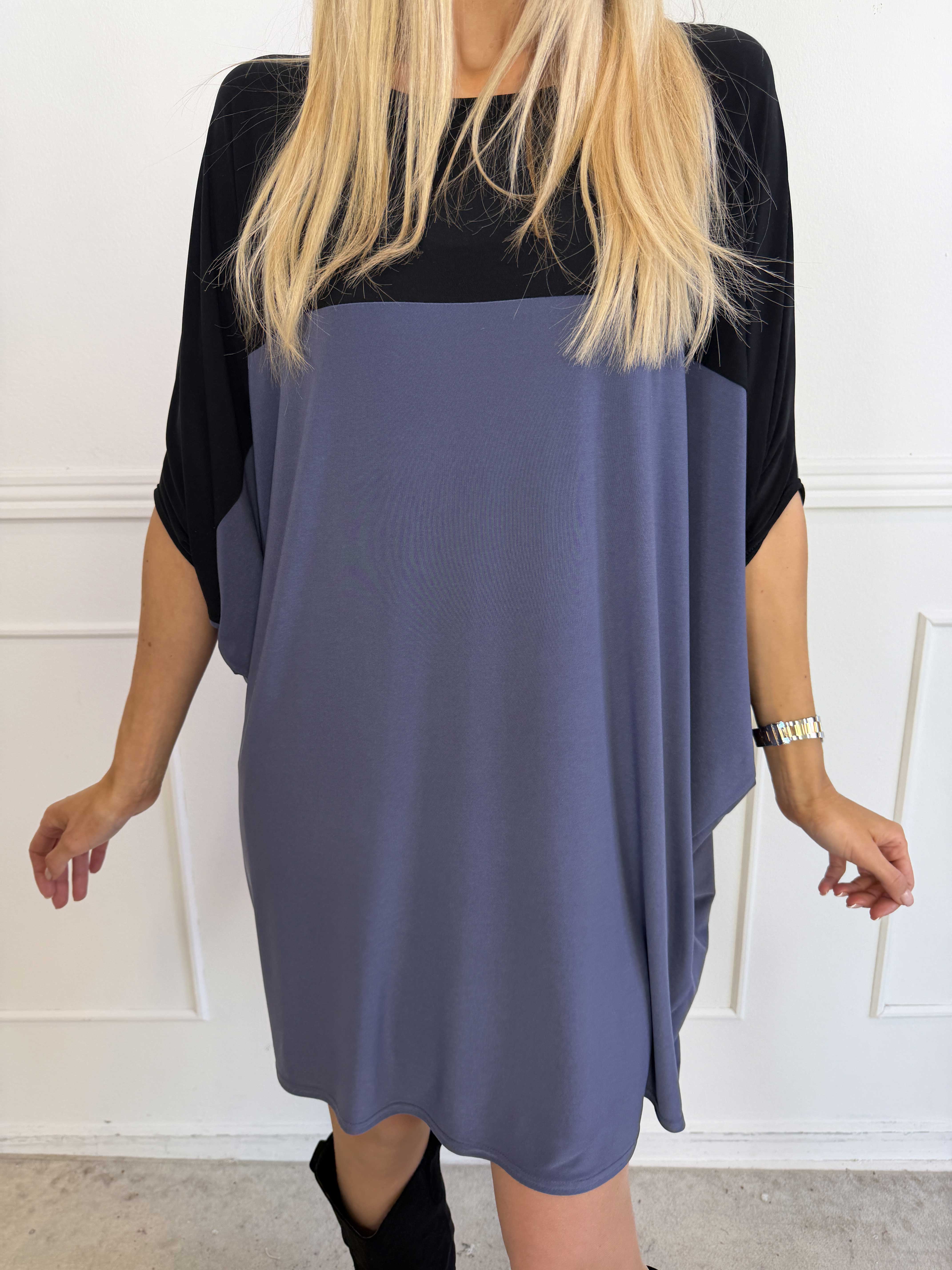 Spencer - Tvåfärgad stretchig tunikaklänning med fladdermusärmar