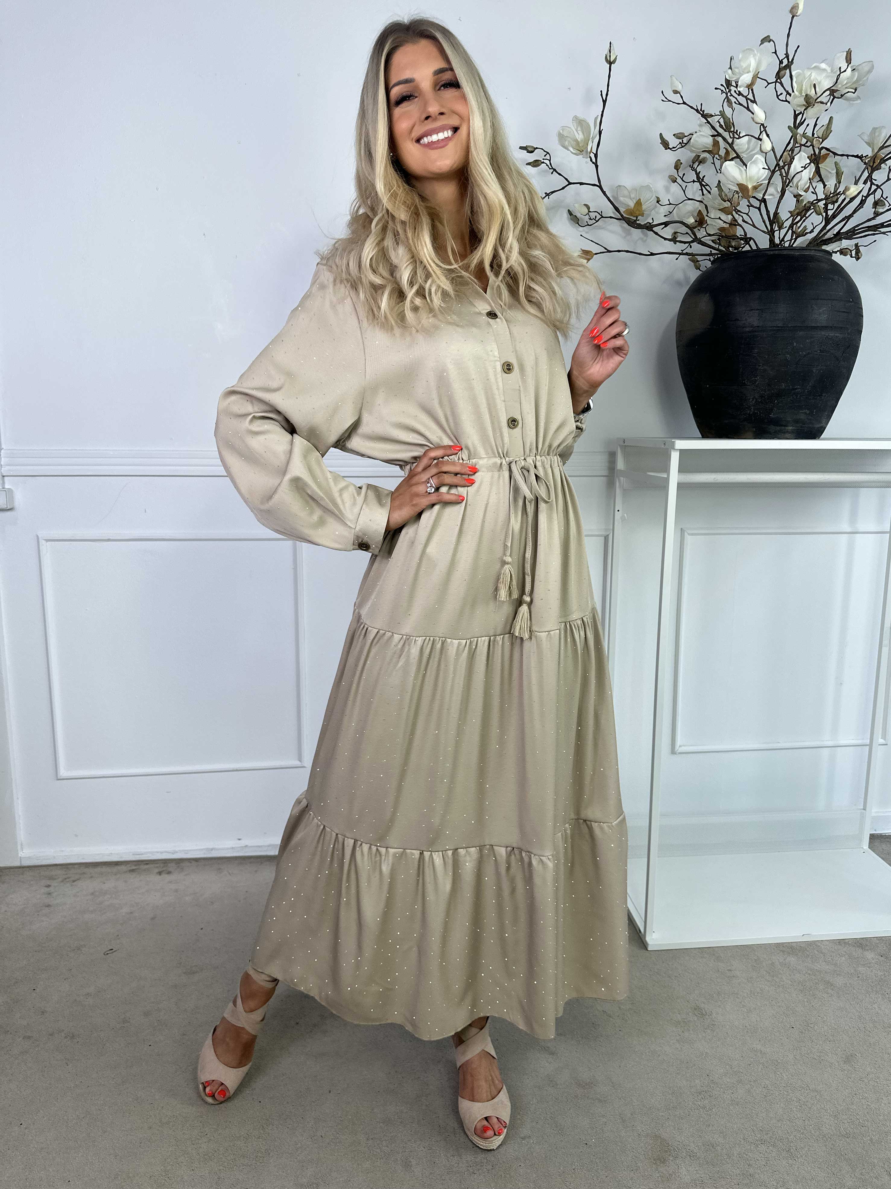 Starlight - Långklänning med lager-på-lager-look utsmyckad med lister