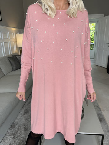 Stefania - Bekväm stickad klänning utsmyckad med pärlor