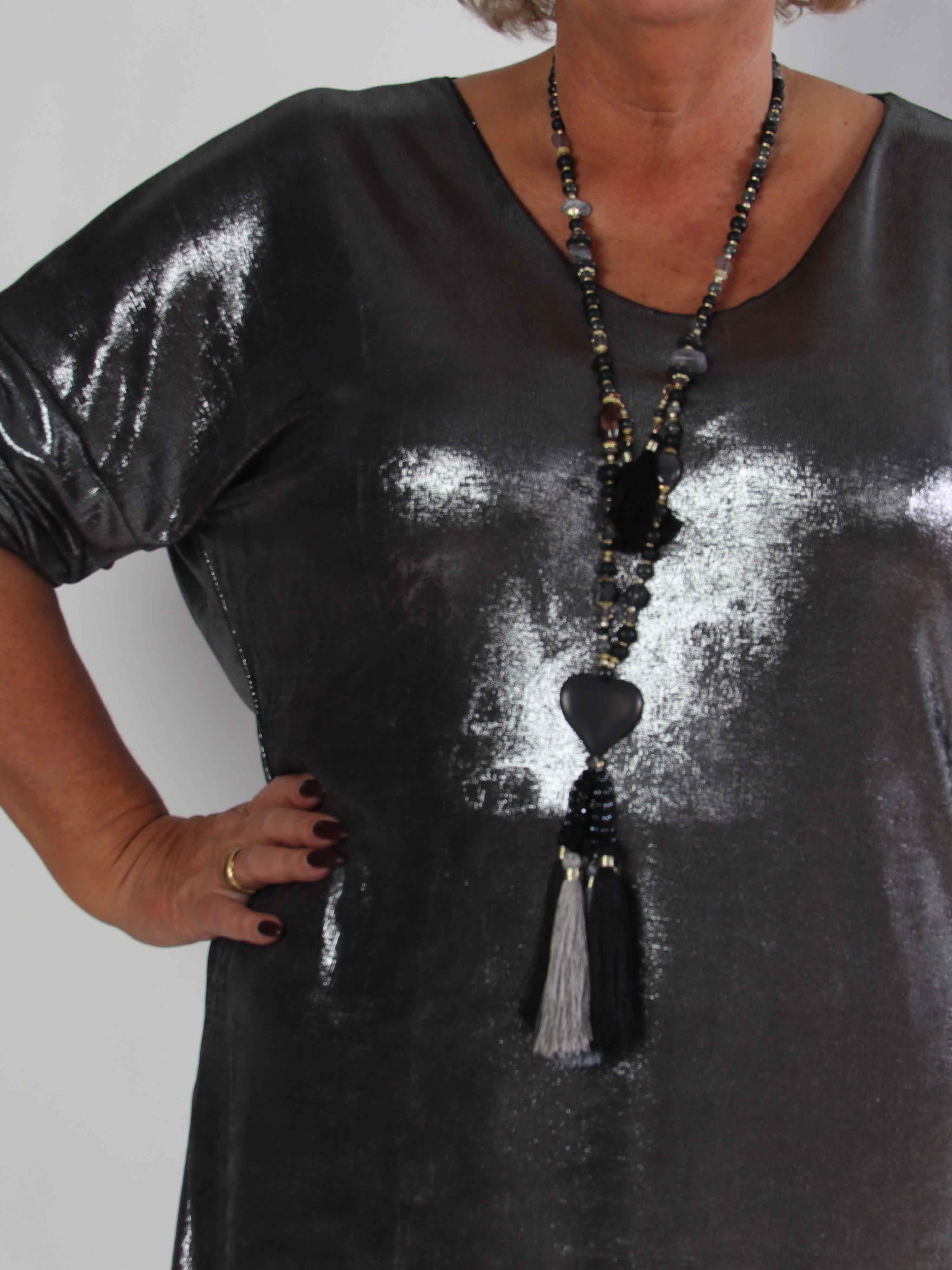 Subira - Glansig plus size tunika med v-ringning