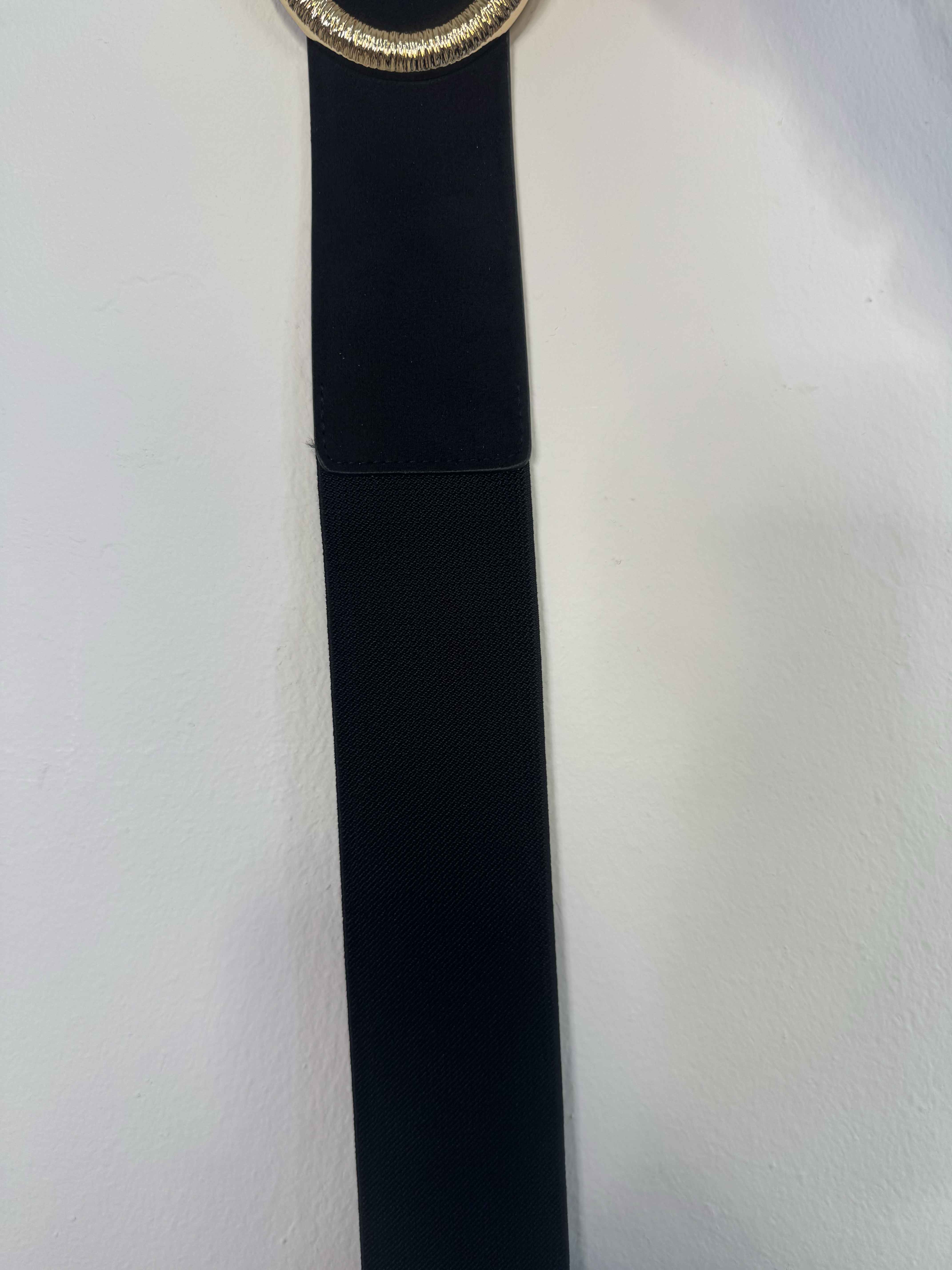 Sybille - Taljebælte i ruskindslook med stort guld spænde