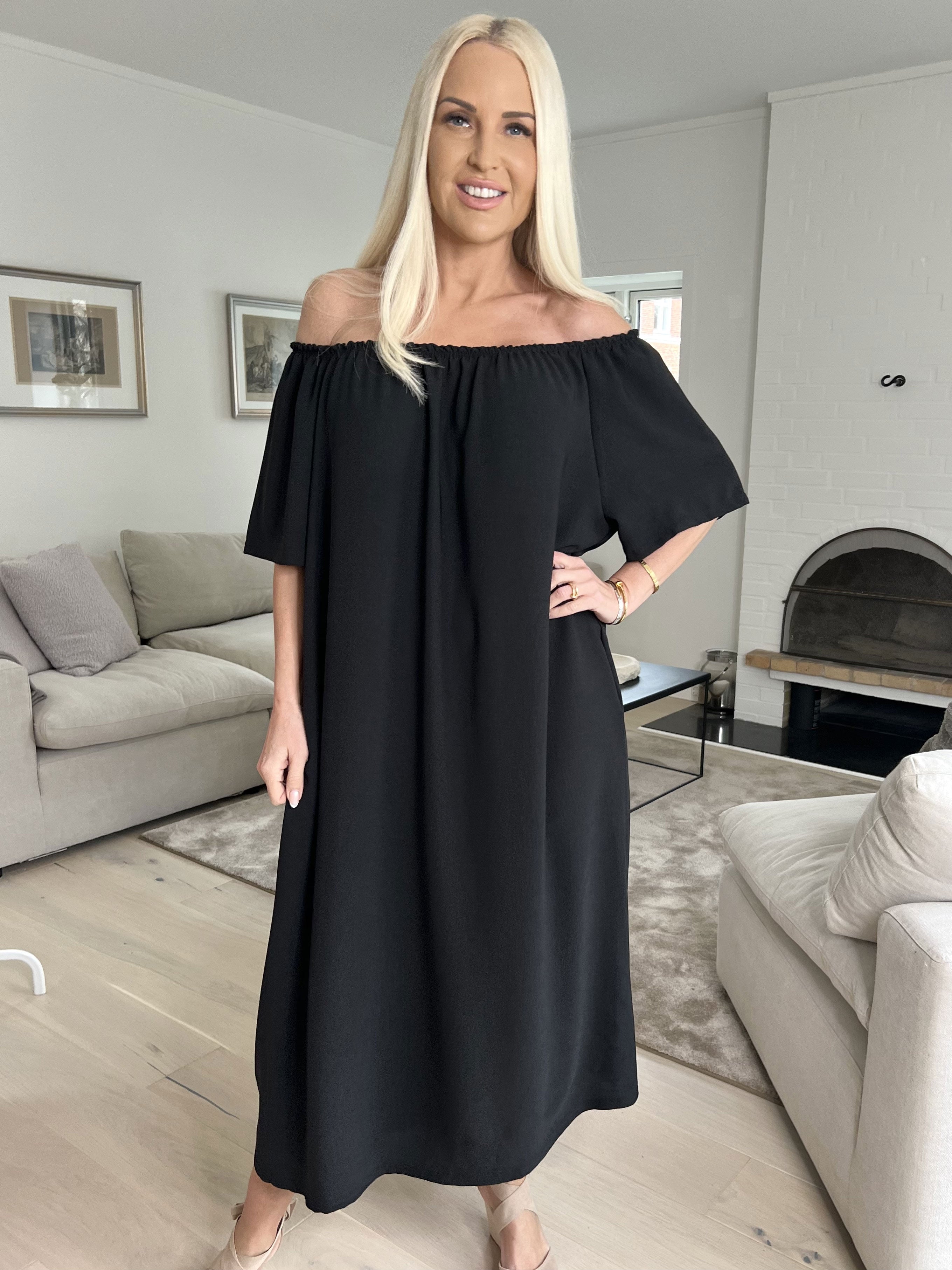 Taima - Lång enfärgad klänning med resår i nederkant