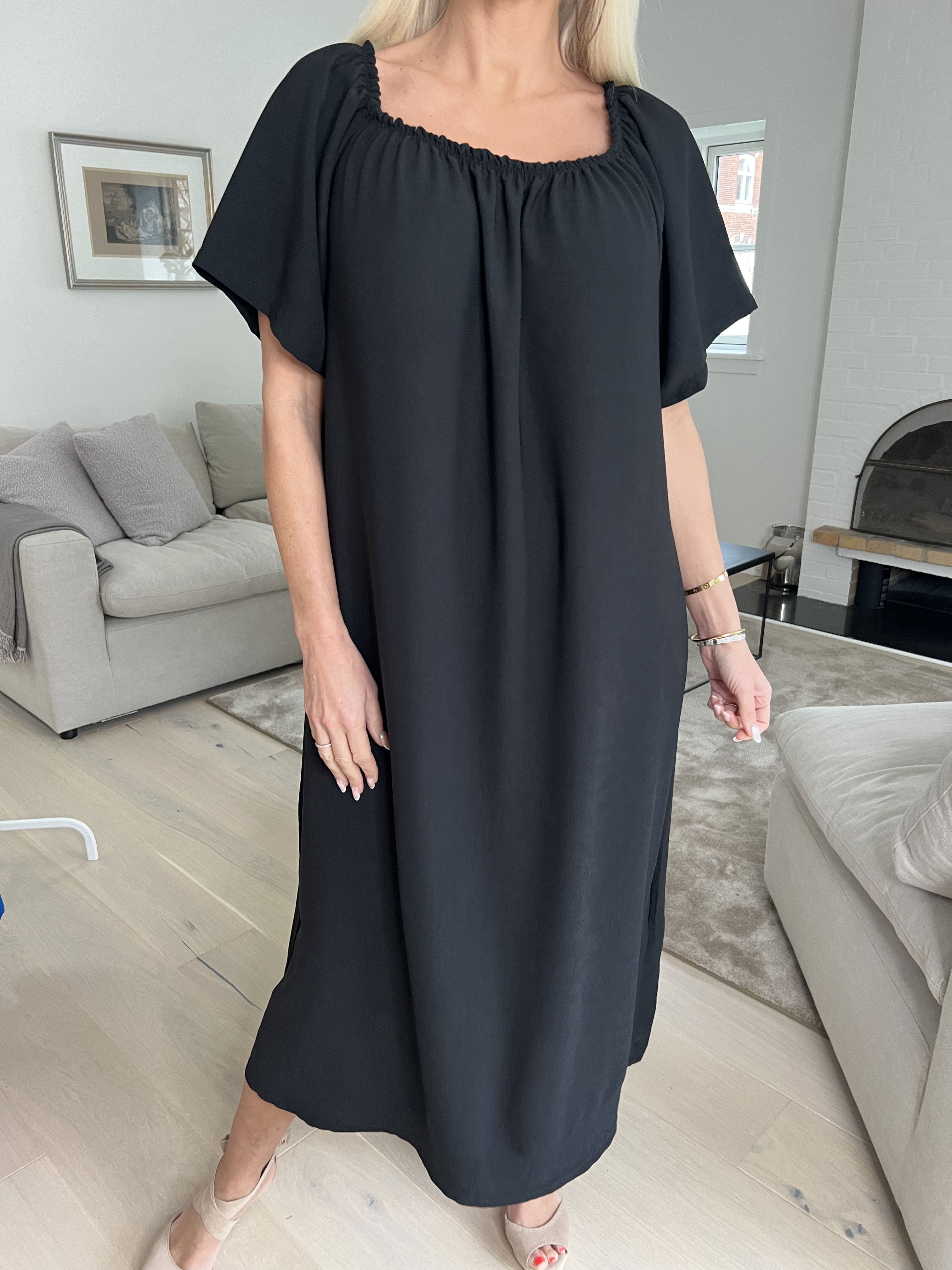 Taima - Lång enfärgad klänning med resår i nederkant