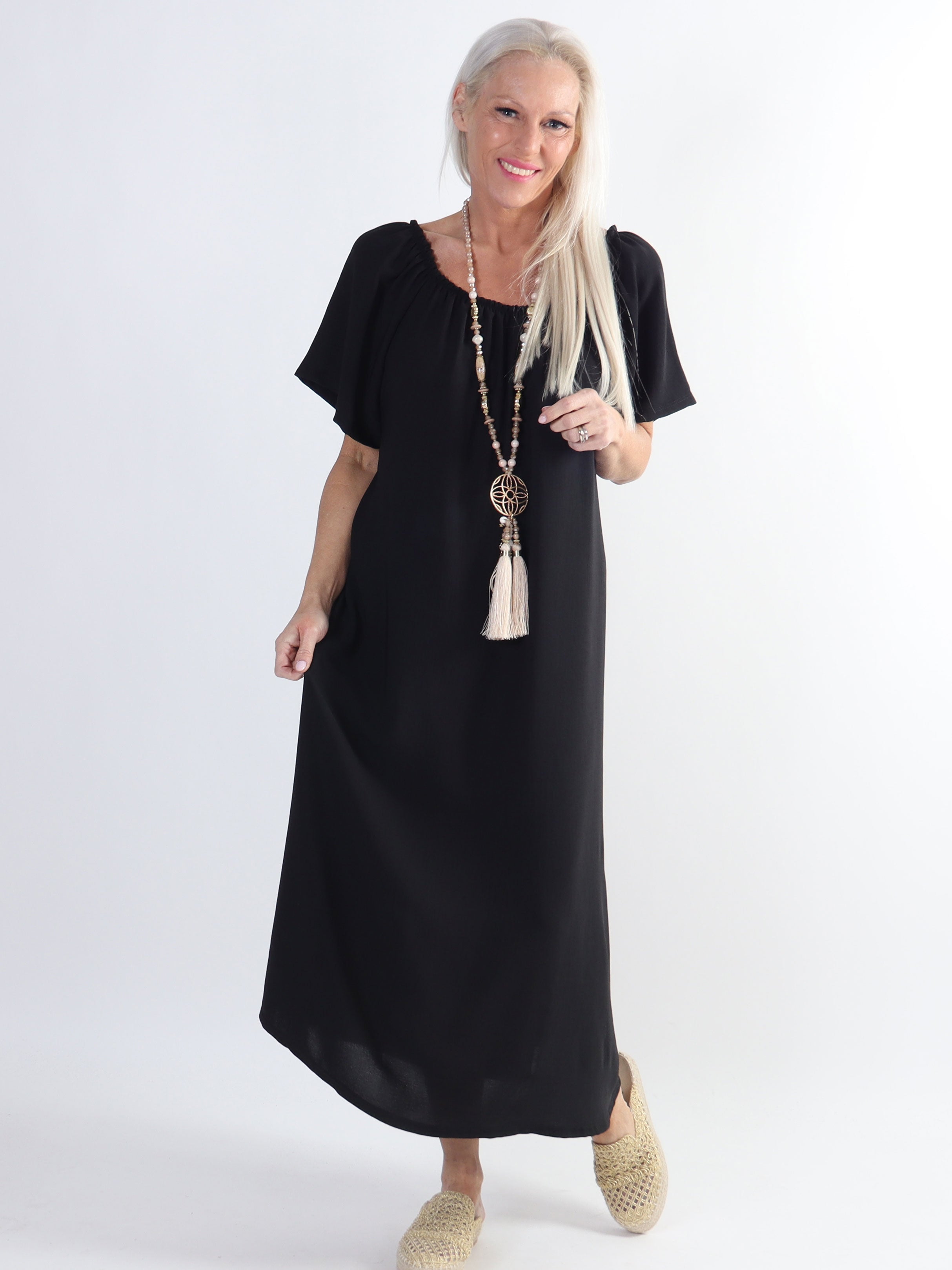 Taima - Lång enfärgad plus size-klänning med resår i nederkant