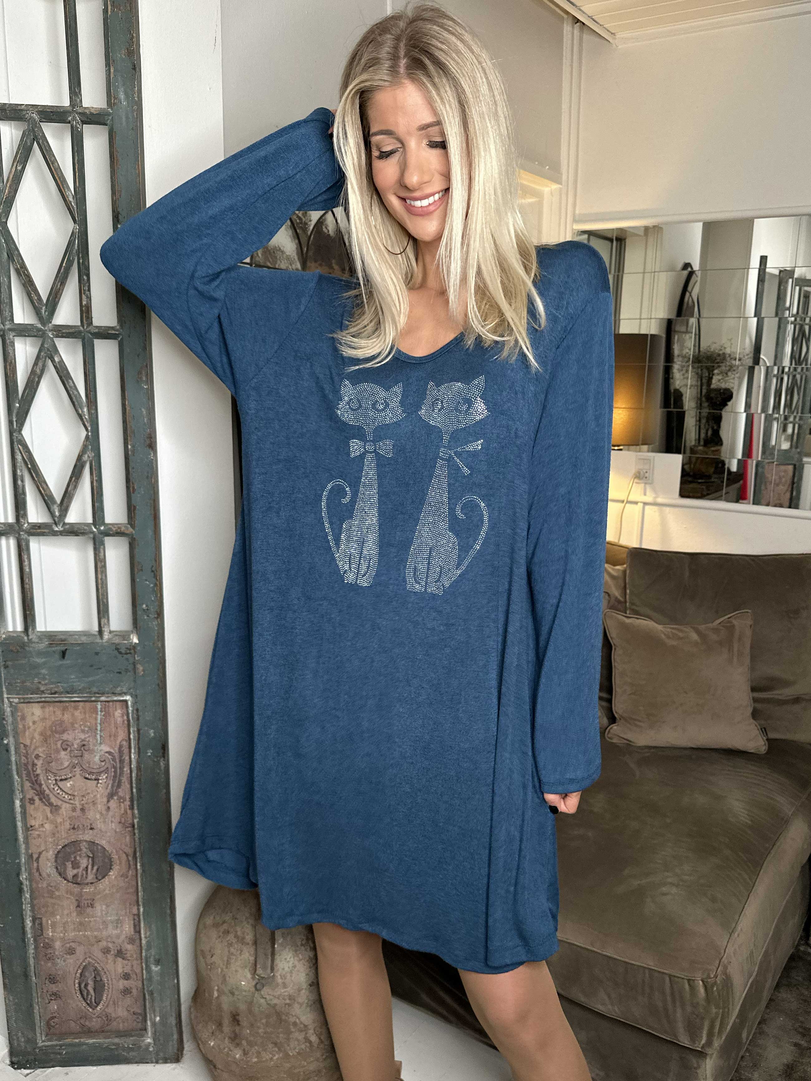 Talia - Klänning i mjuk viskos med kattmotiv