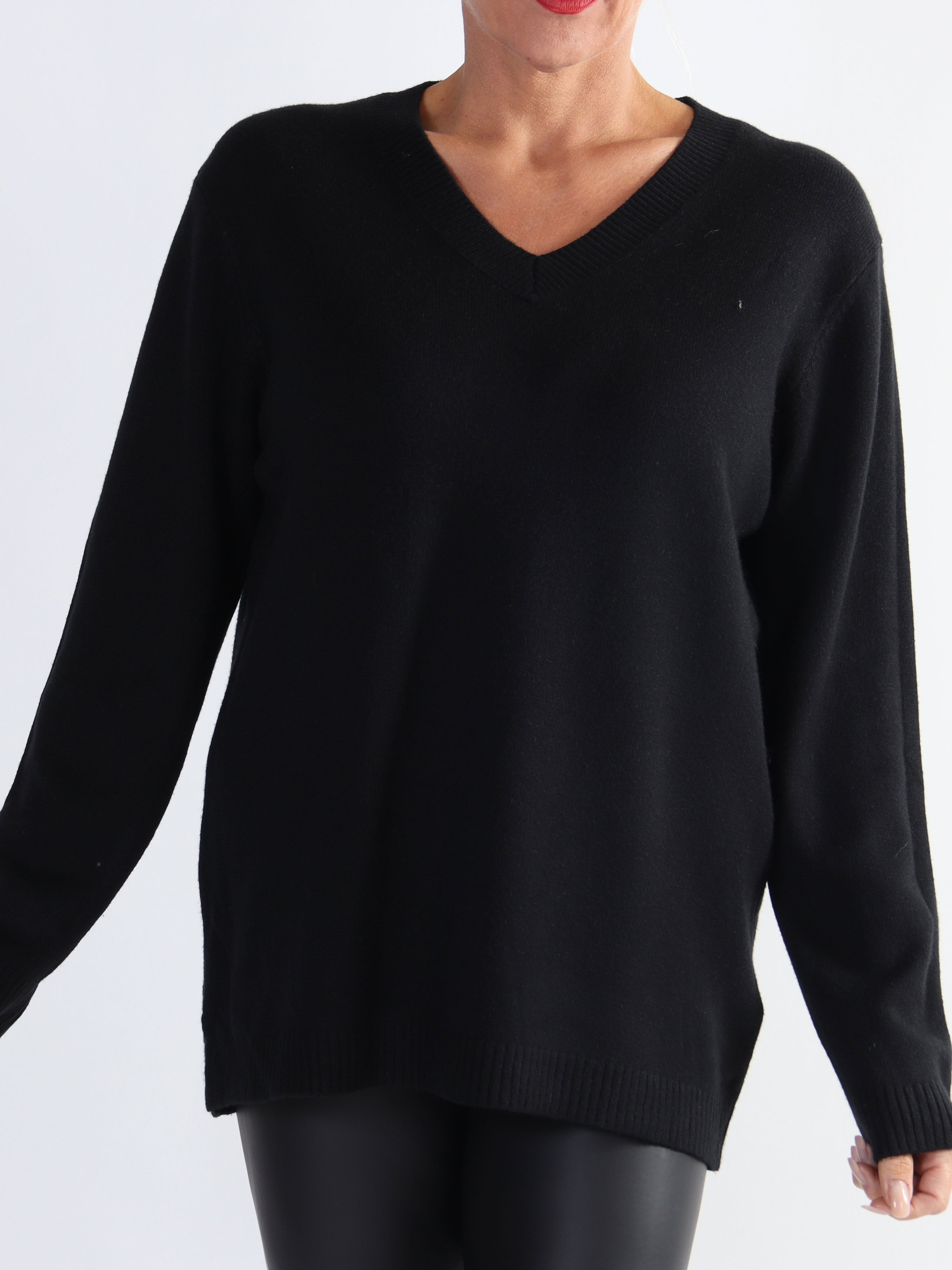 Tamara - Mjuk tröja med liten v-ringning