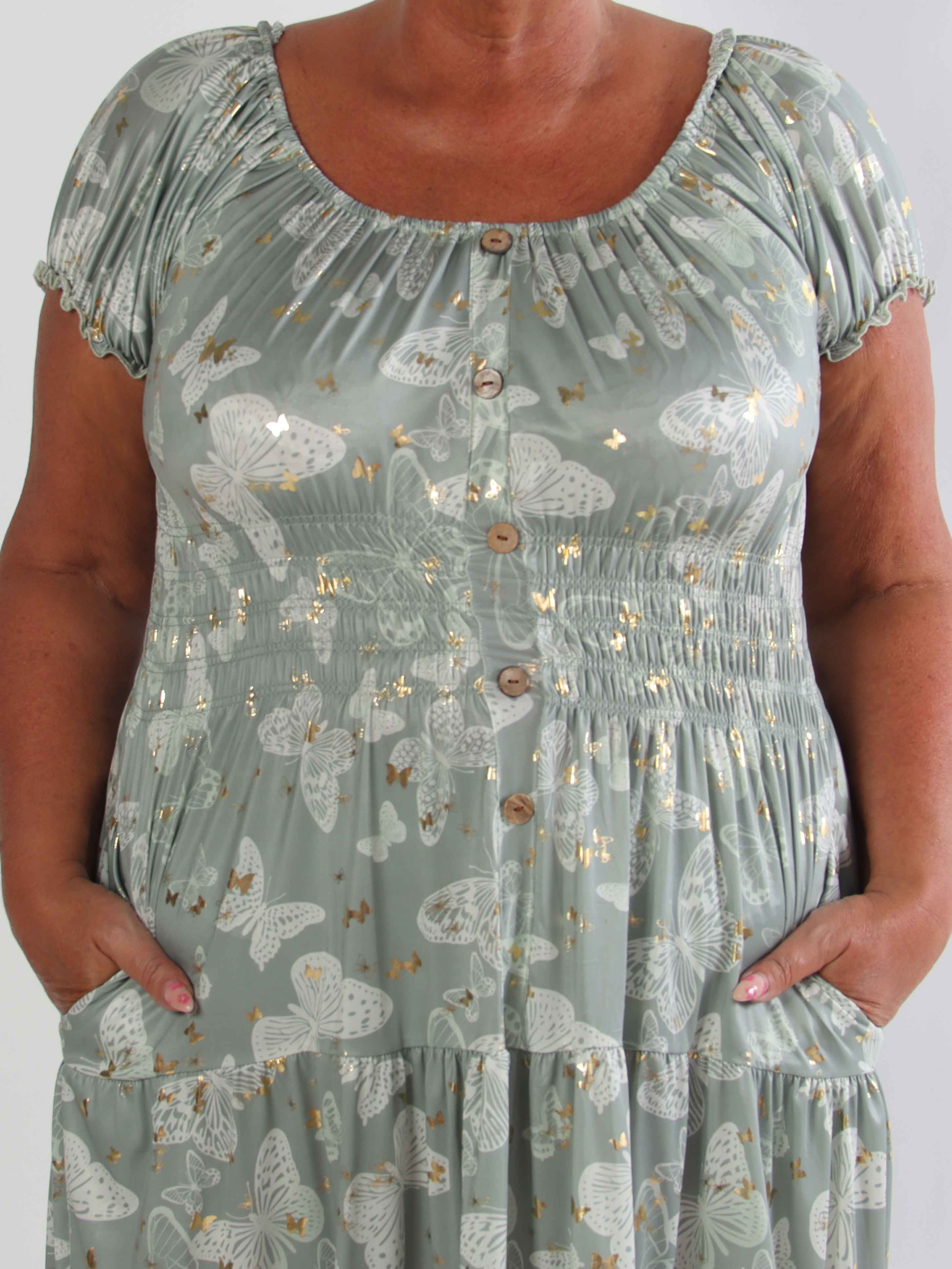 Tea Butterfly - Plus size kjole med smukt sommerfugleprint og elastisk udskæring