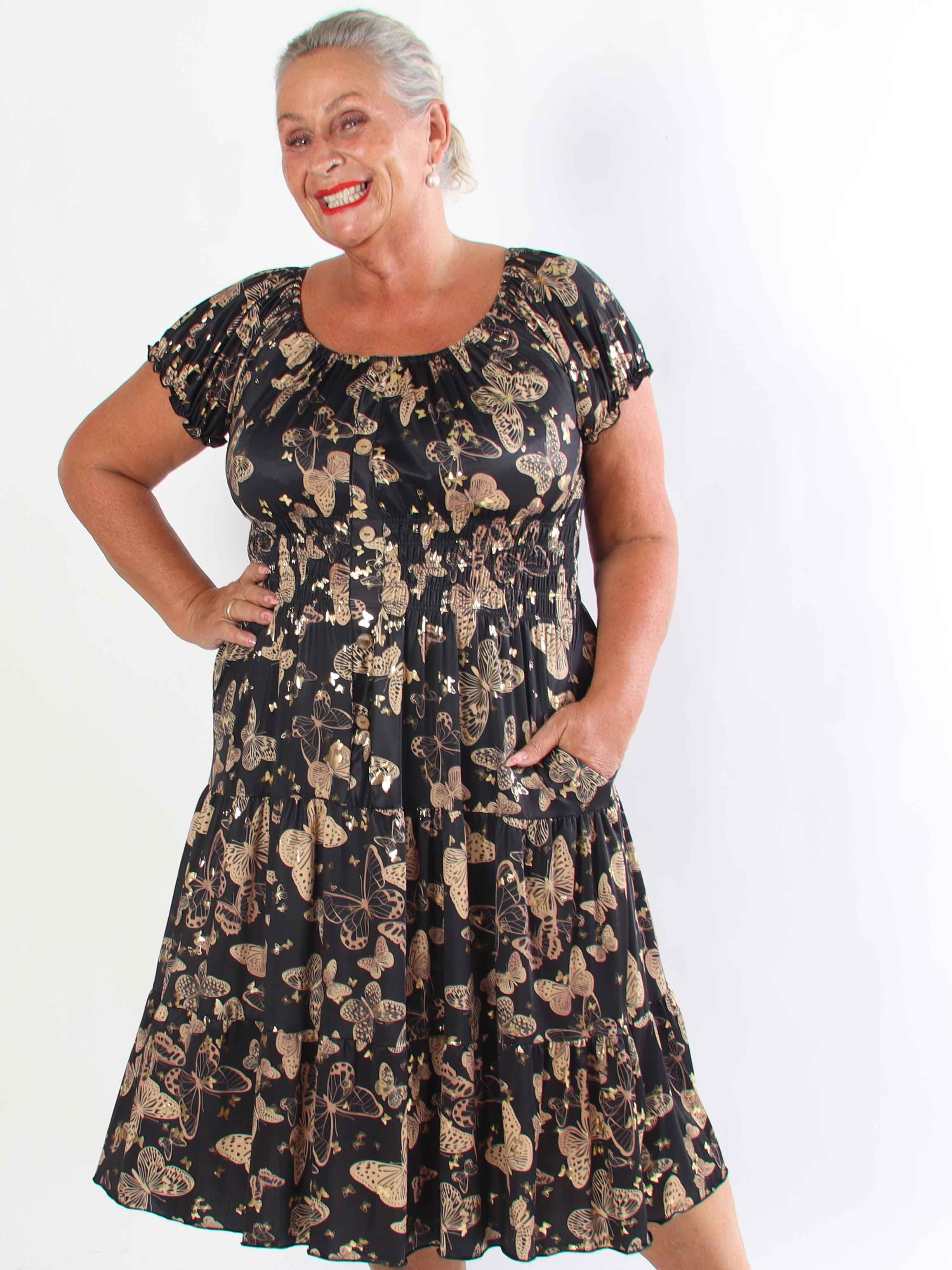 Tea Butterfly - Plus size kjole med smukt sommerfugleprint og elastisk udskæring