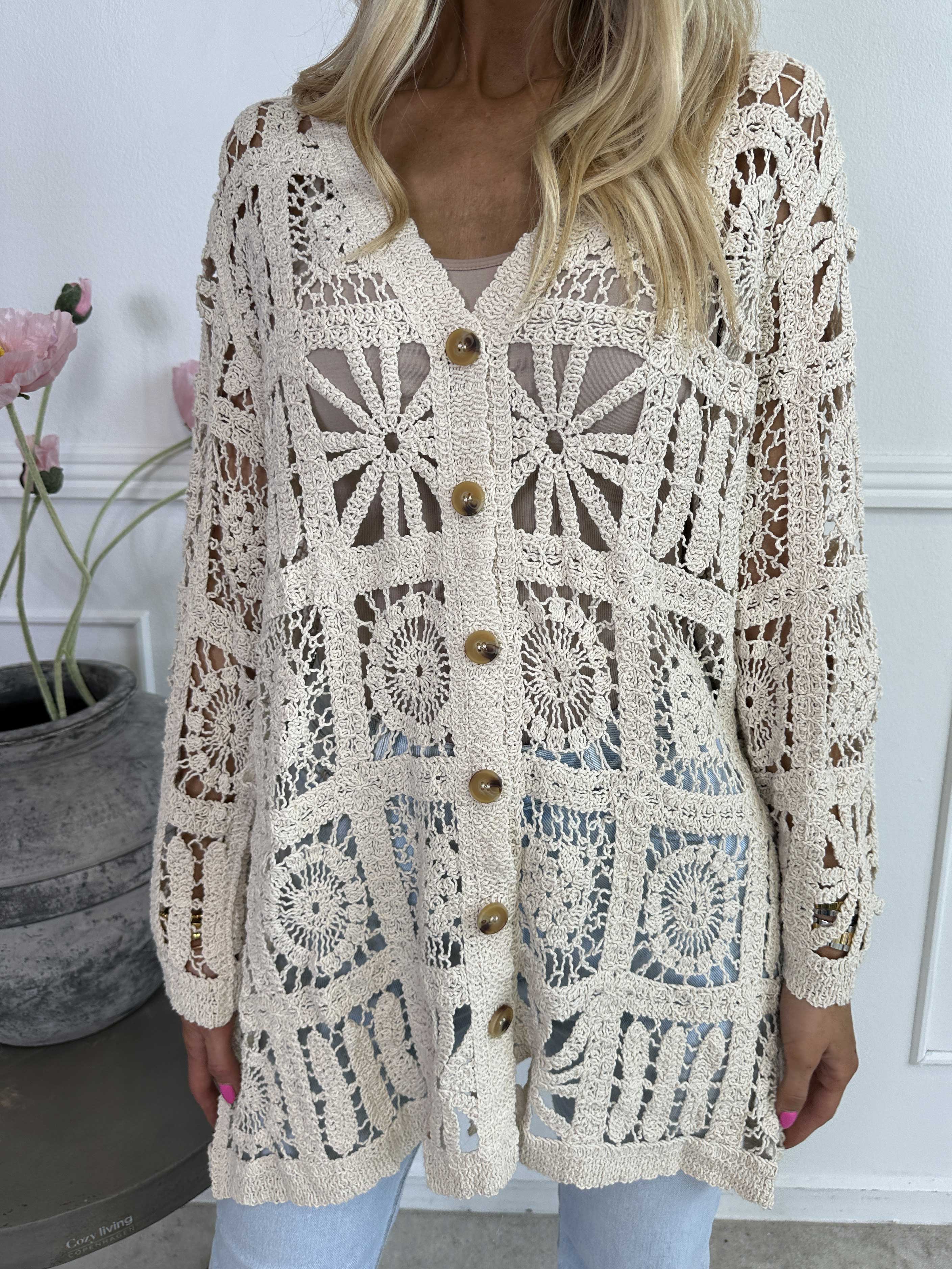 Temari - Virkad kofta i bomull med knappar