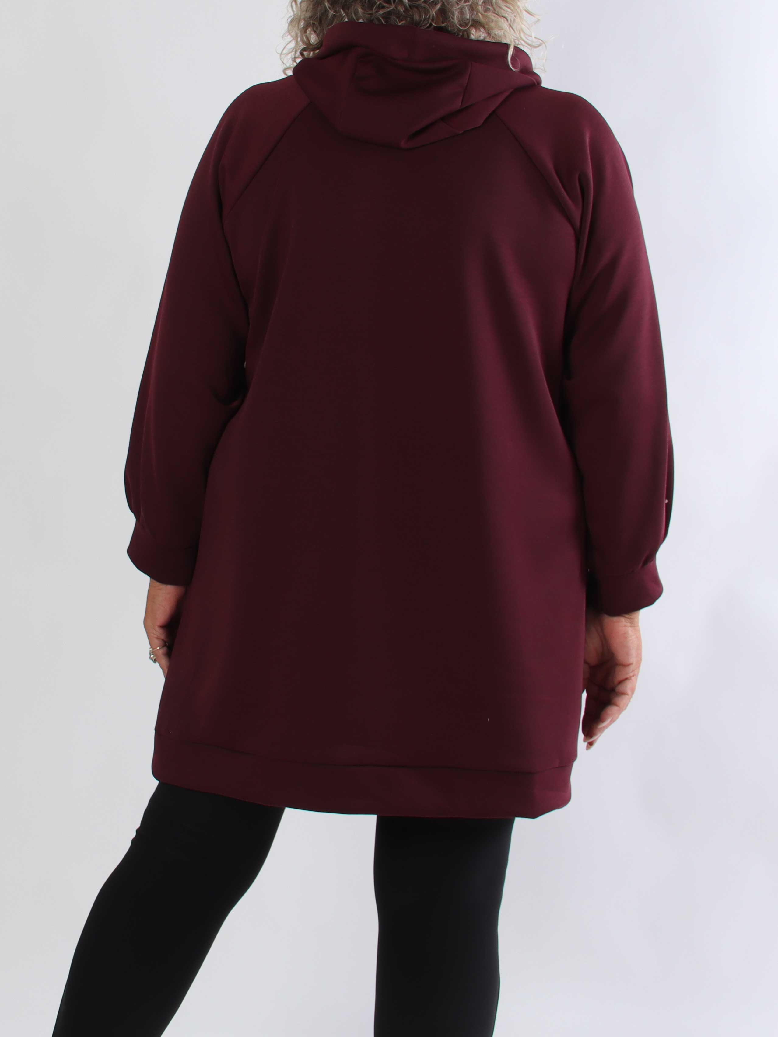 Thalia - Blød plus size joggingkjole med VOGUE stående på brystet